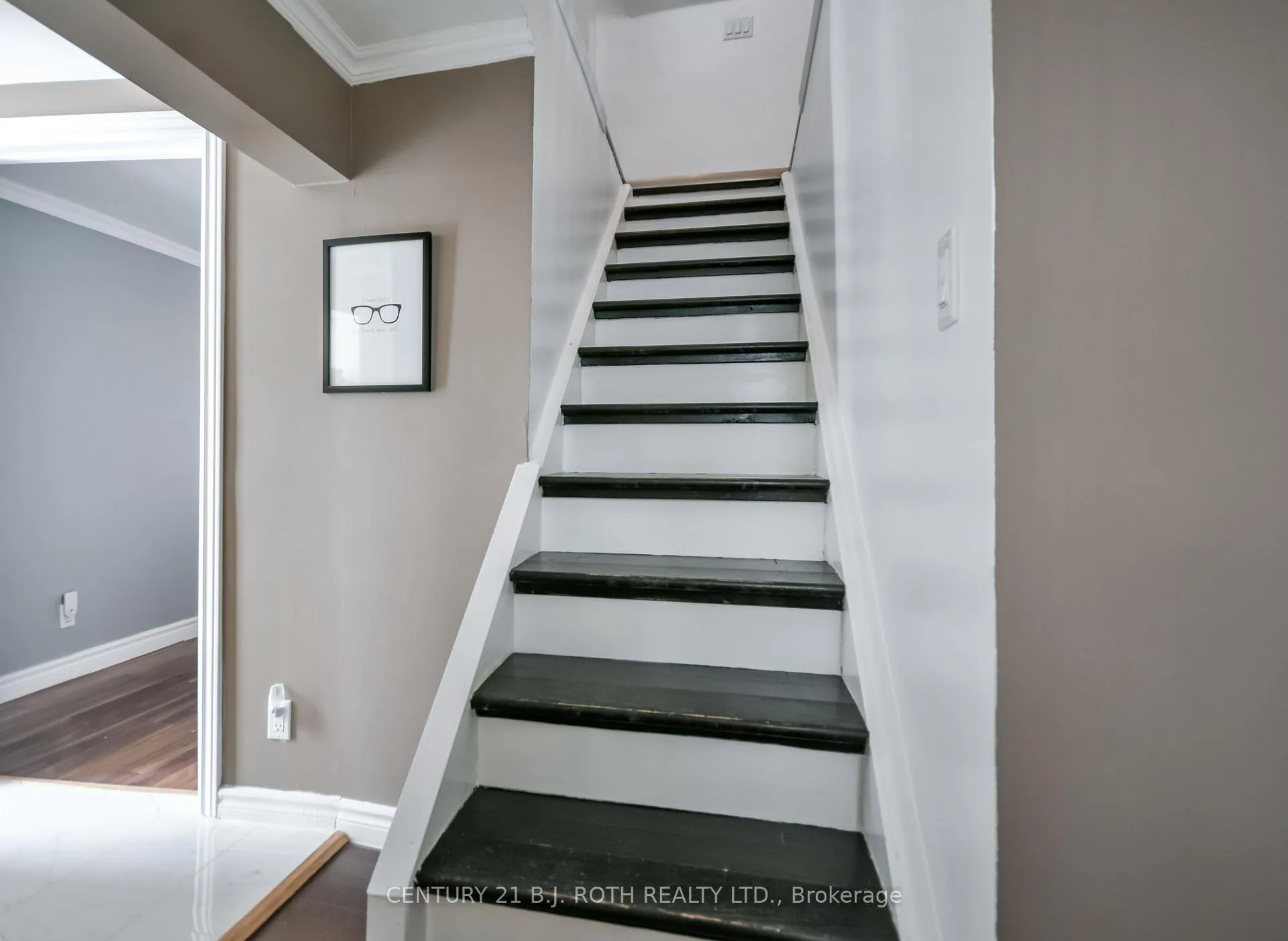 Photo 35 of 106 Jarvis Street, Orillia — HOMEH