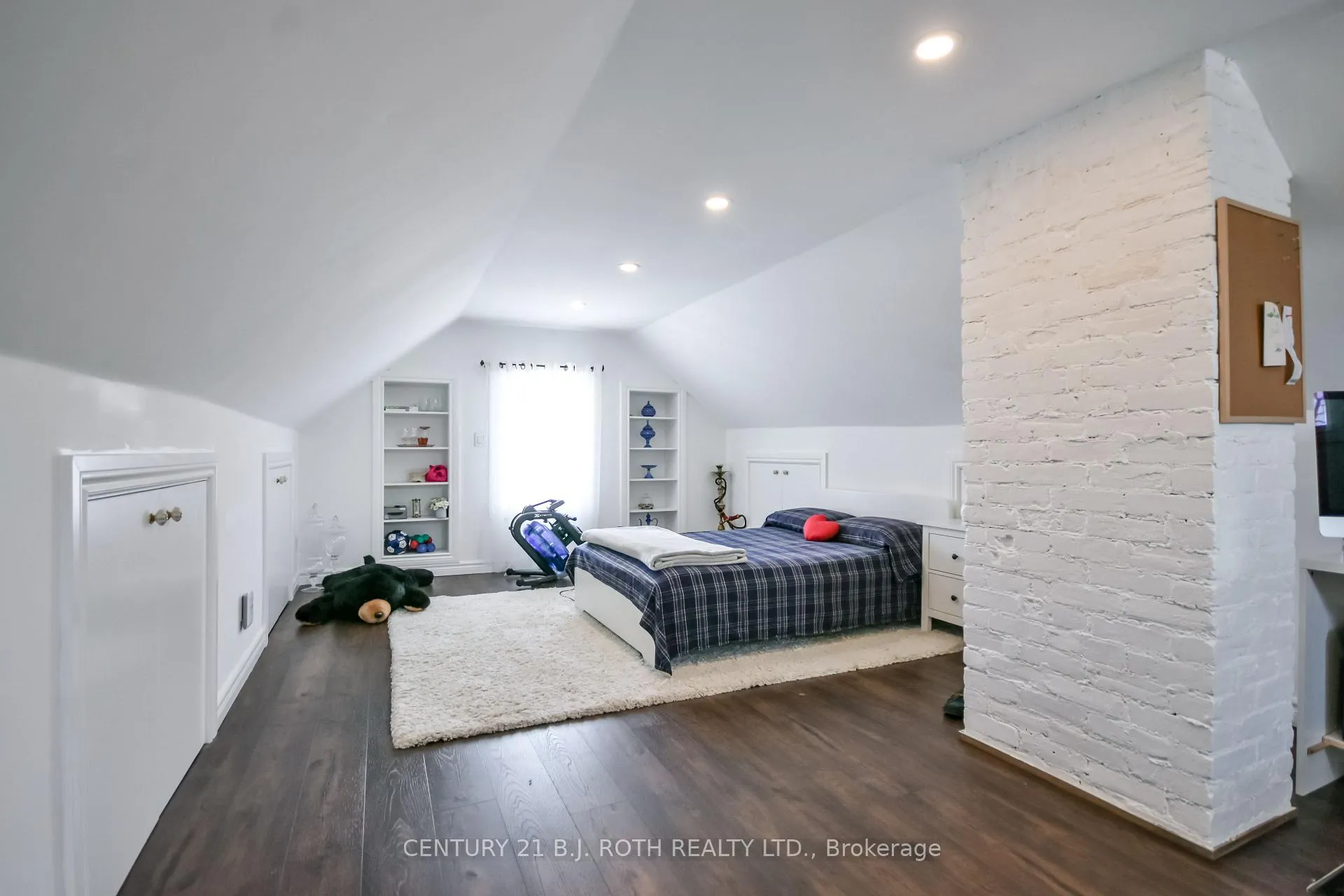 Photo 36 of 106 Jarvis Street, Orillia — HOMEH