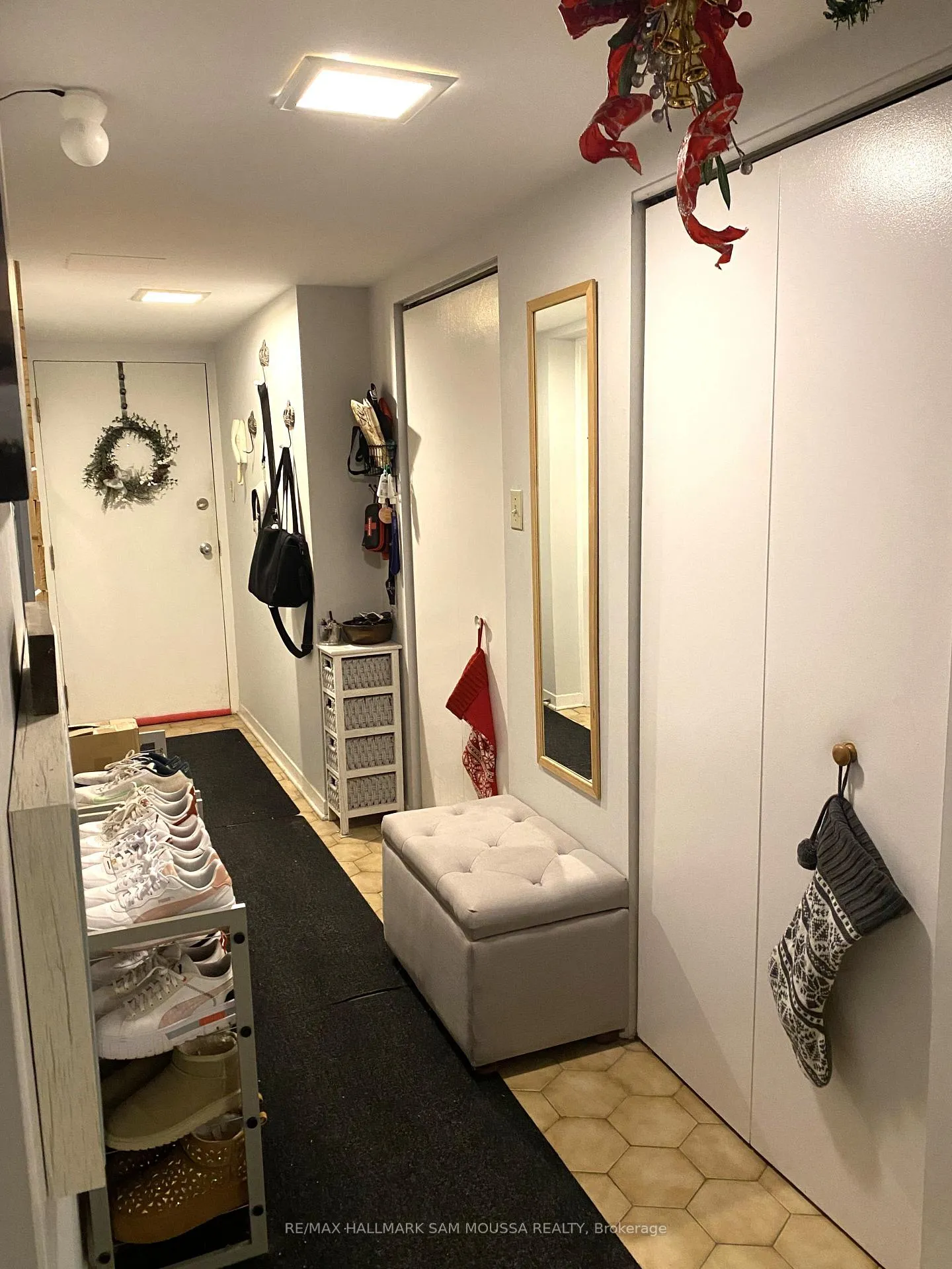 Photo 3 of Unit 1, 232 Cooper Street, Ottawa, Ottawa Centre — HOMEH