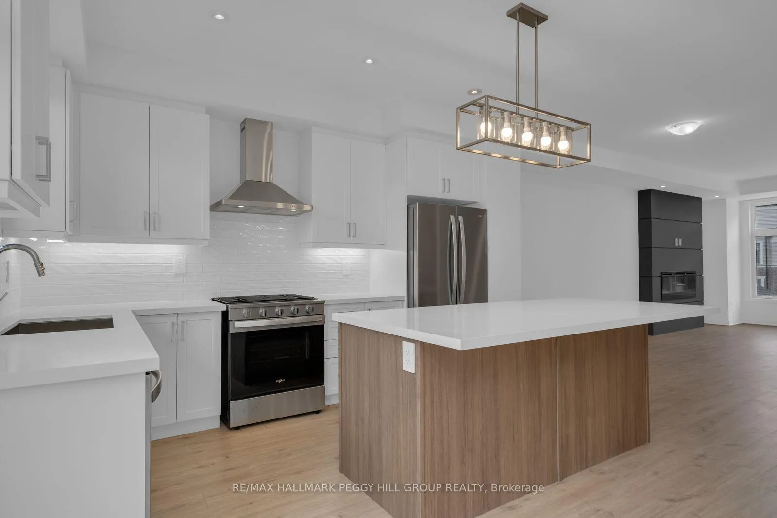 Photo 3 of 38 Brandon Crescent, New Tecumseth, Beeton — HOMEH