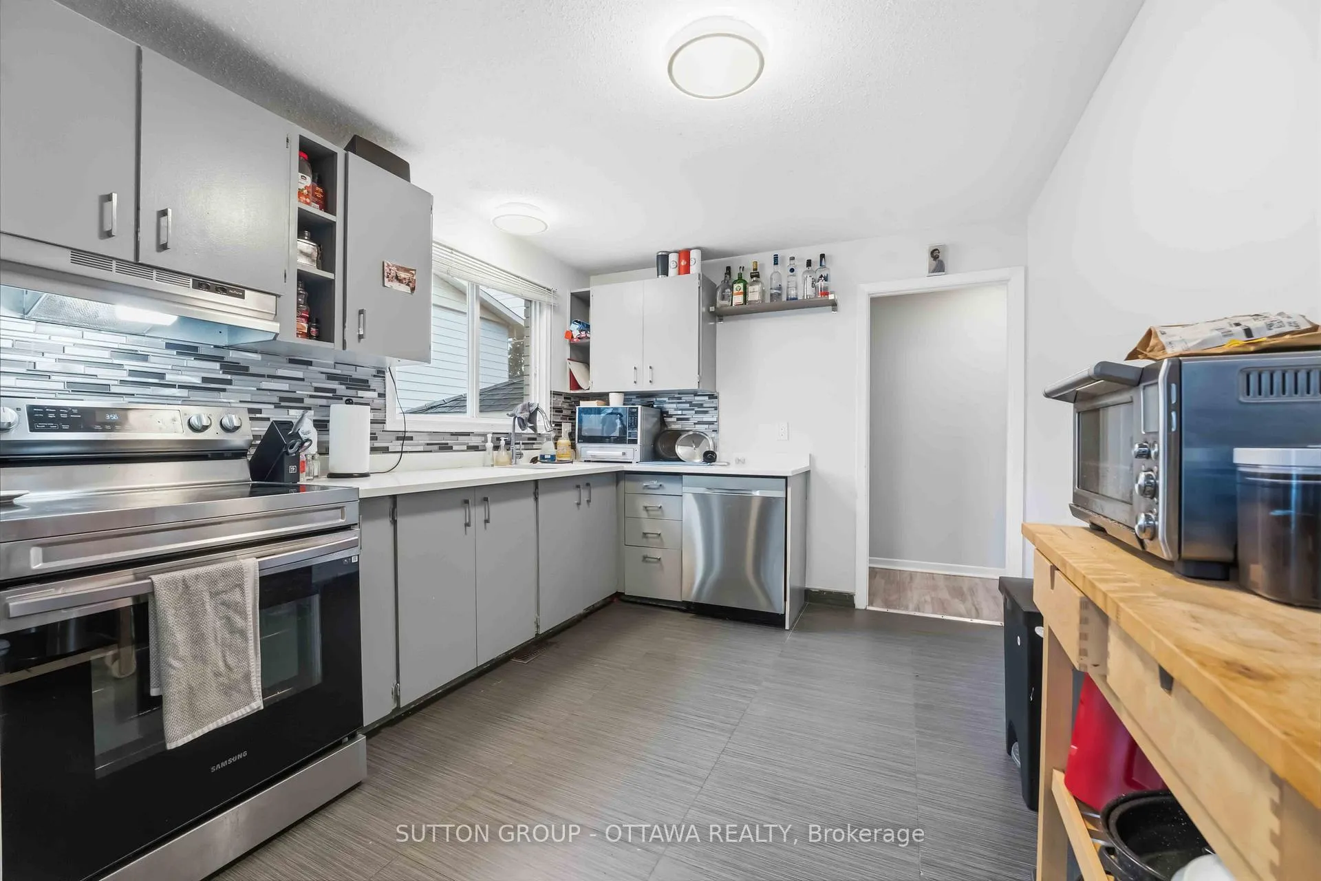 Photo 9 of 43 Southview Crescent, Ottawa, Borden Farm/Stewart Farm/Carleton Heights/Parkwood Hills — HOMEH