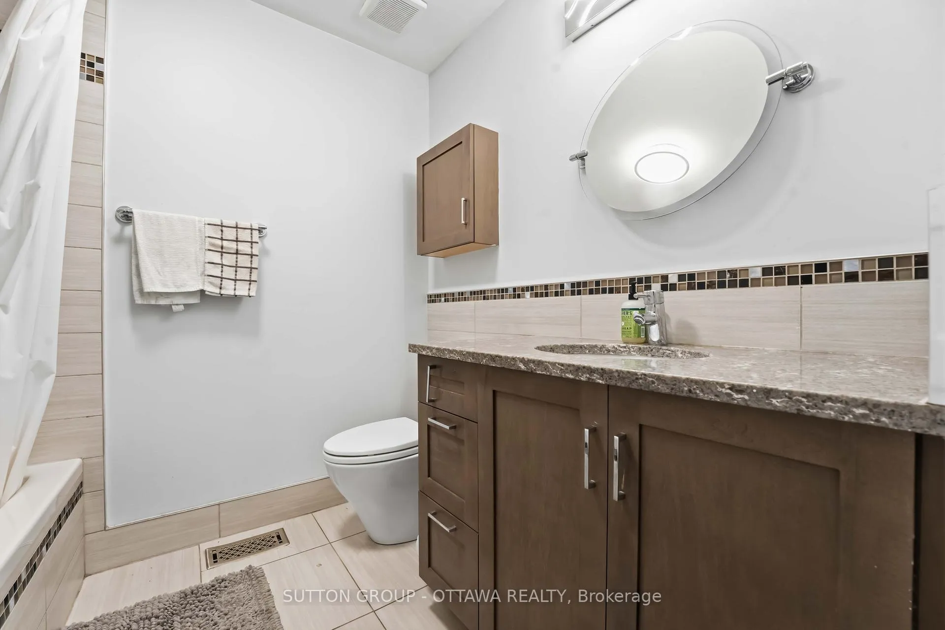 Photo 21 of 43 Southview Crescent, Ottawa, Borden Farm/Stewart Farm/Carleton Heights/Parkwood Hills — HOMEH
