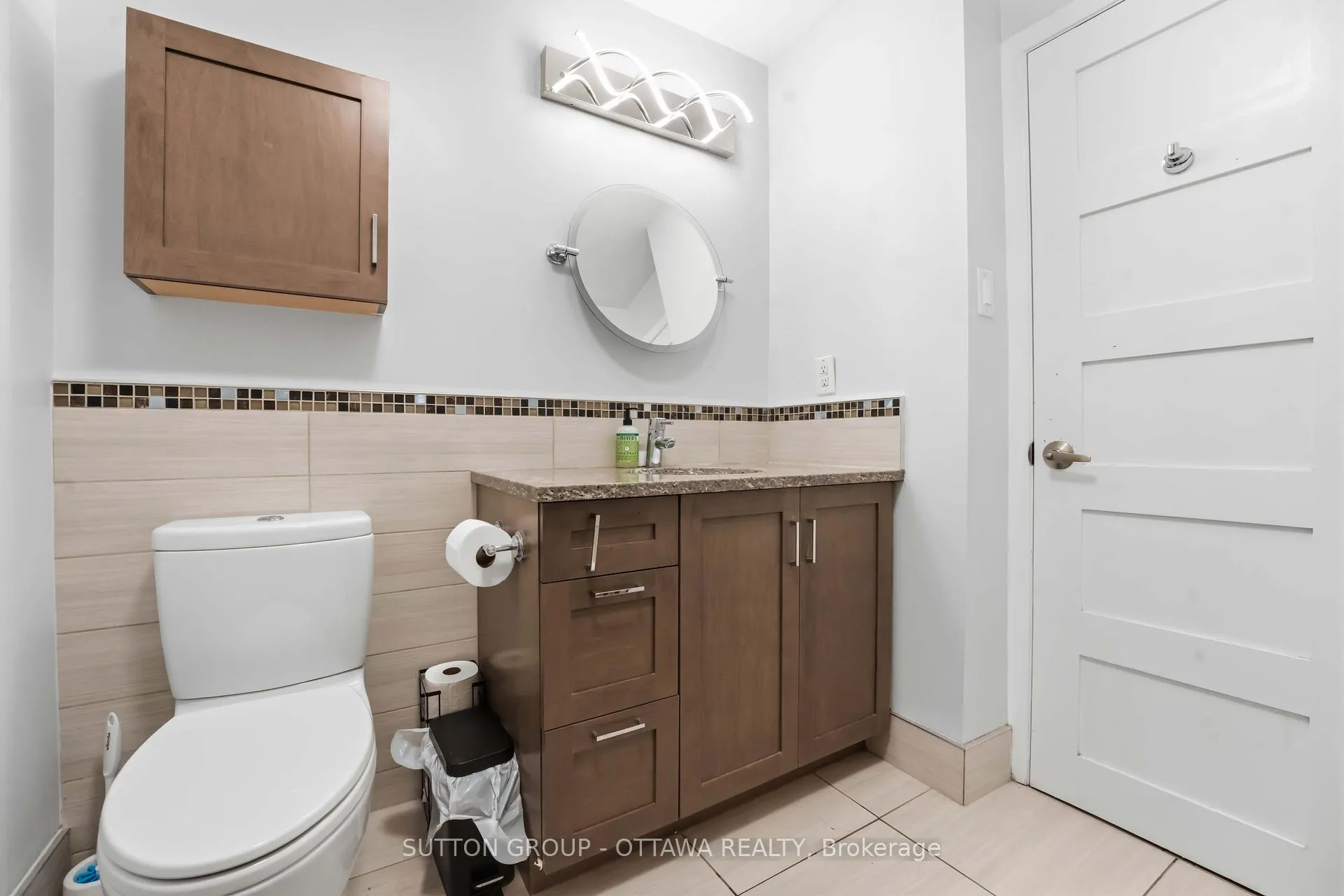Photo 23 of 43 Southview Crescent, Ottawa, Borden Farm/Stewart Farm/Carleton Heights/Parkwood Hills — HOMEH