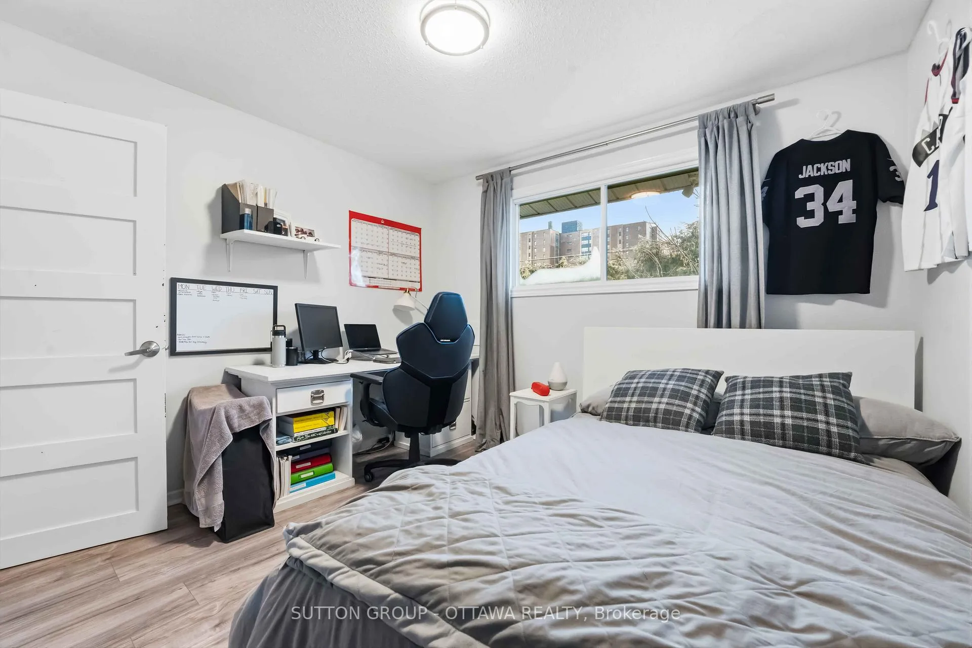 Photo 25 of 43 Southview Crescent, Ottawa, Borden Farm/Stewart Farm/Carleton Heights/Parkwood Hills — HOMEH