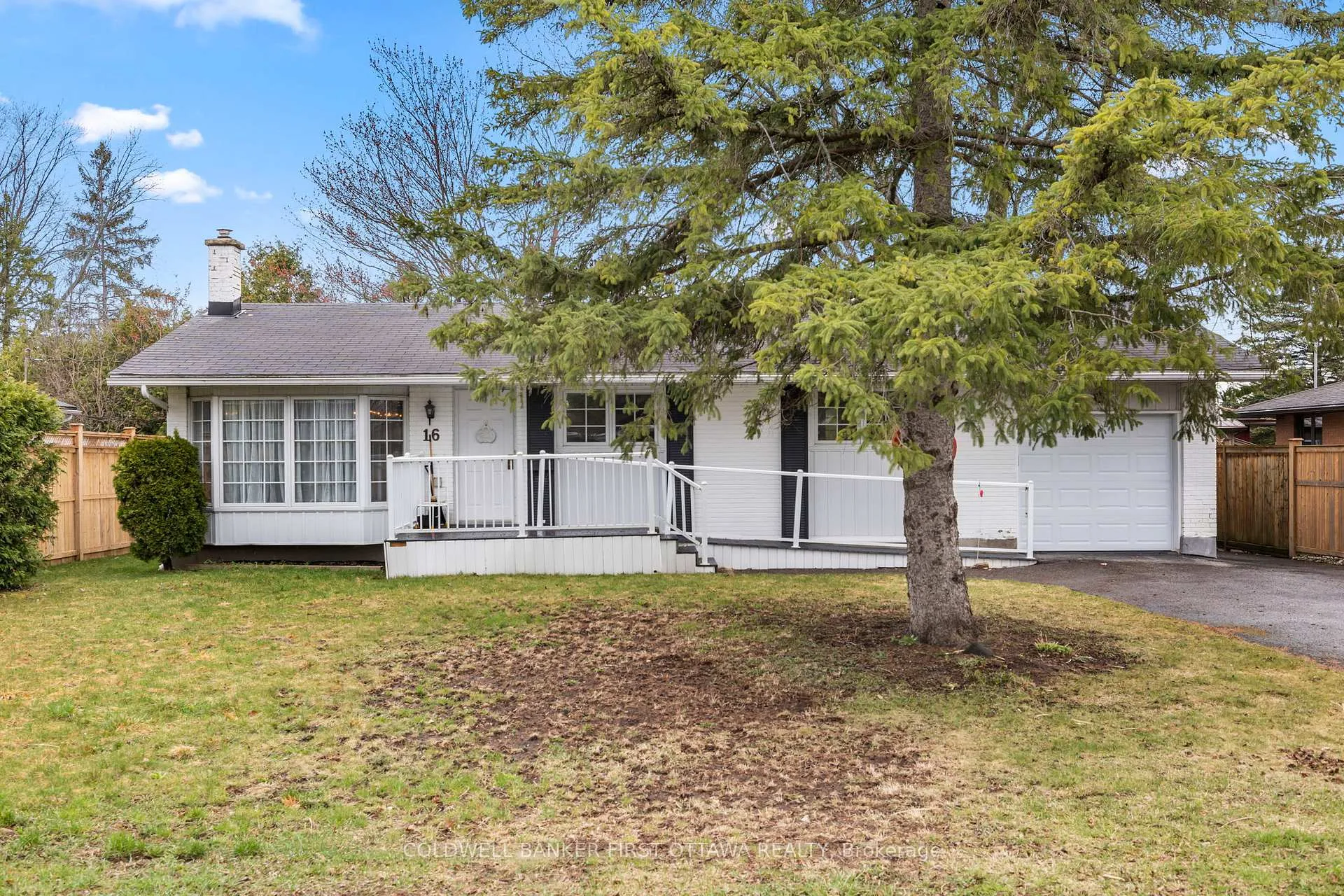 Photo 2 of 16 Sycamore Drive, Ottawa, Arbeatha Park — HOMEH