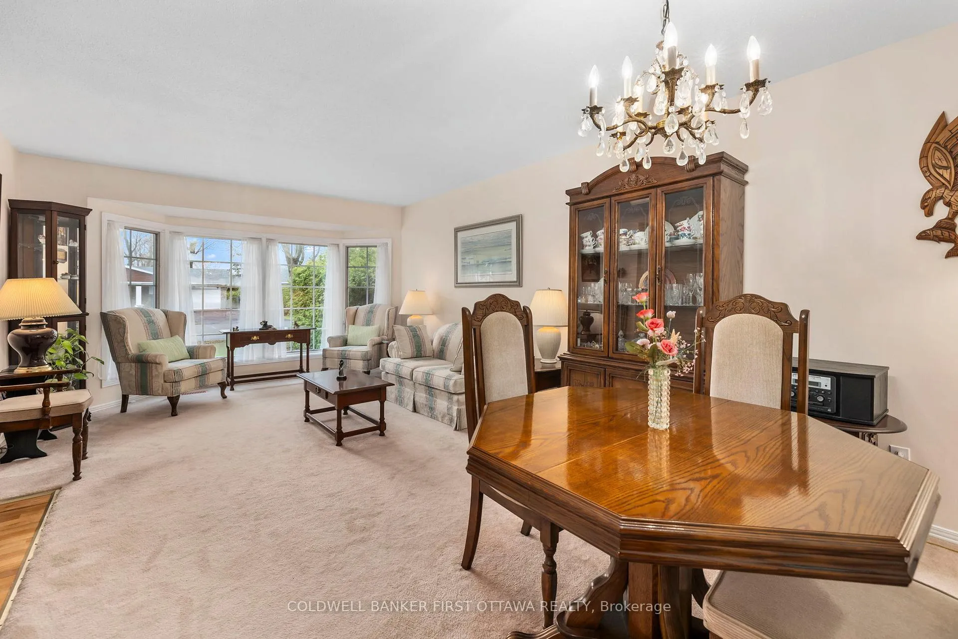 Photo 10 of 16 Sycamore Drive, Ottawa, Arbeatha Park — HOMEH