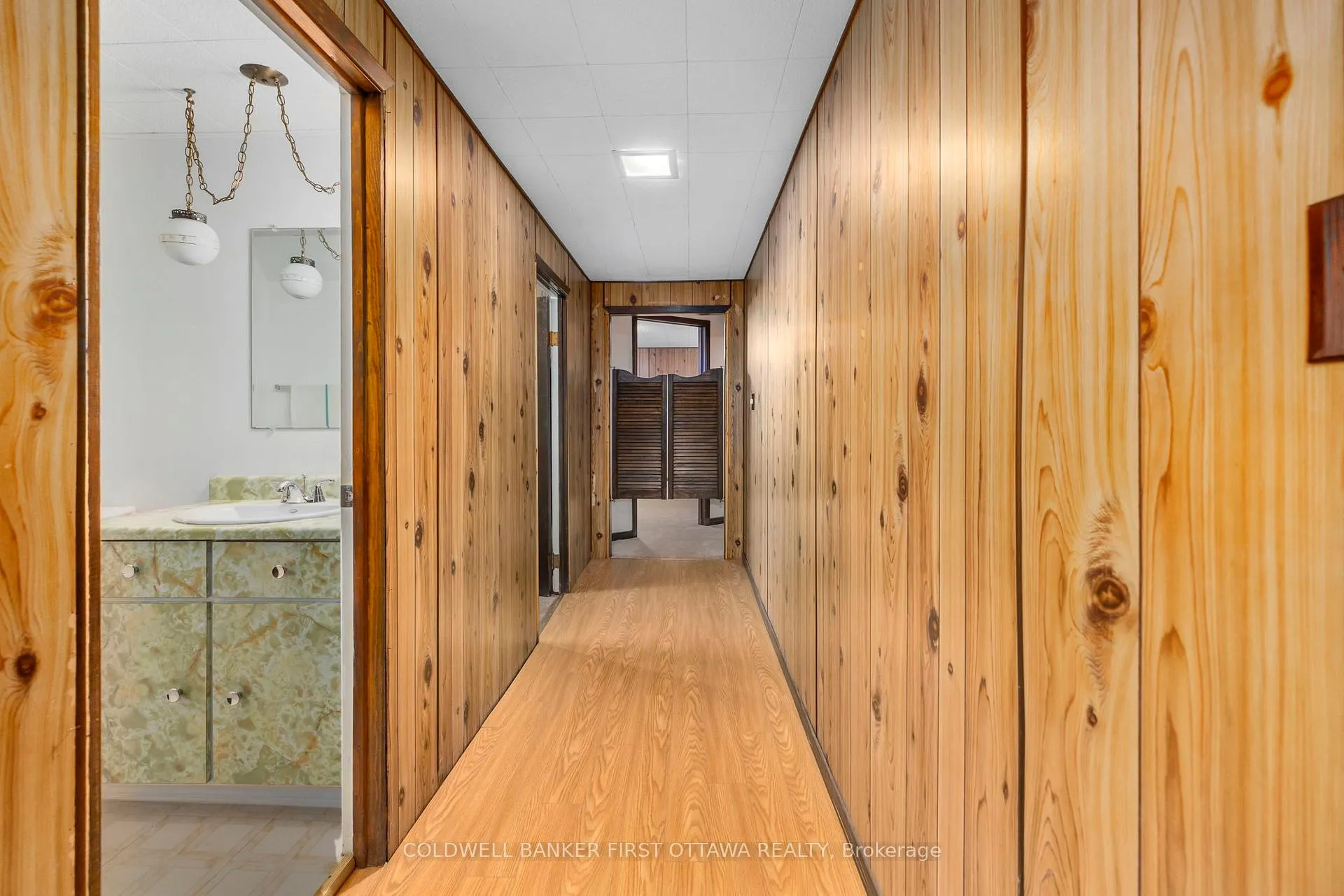 Photo 18 of 16 Sycamore Drive, Ottawa, Arbeatha Park — HOMEH