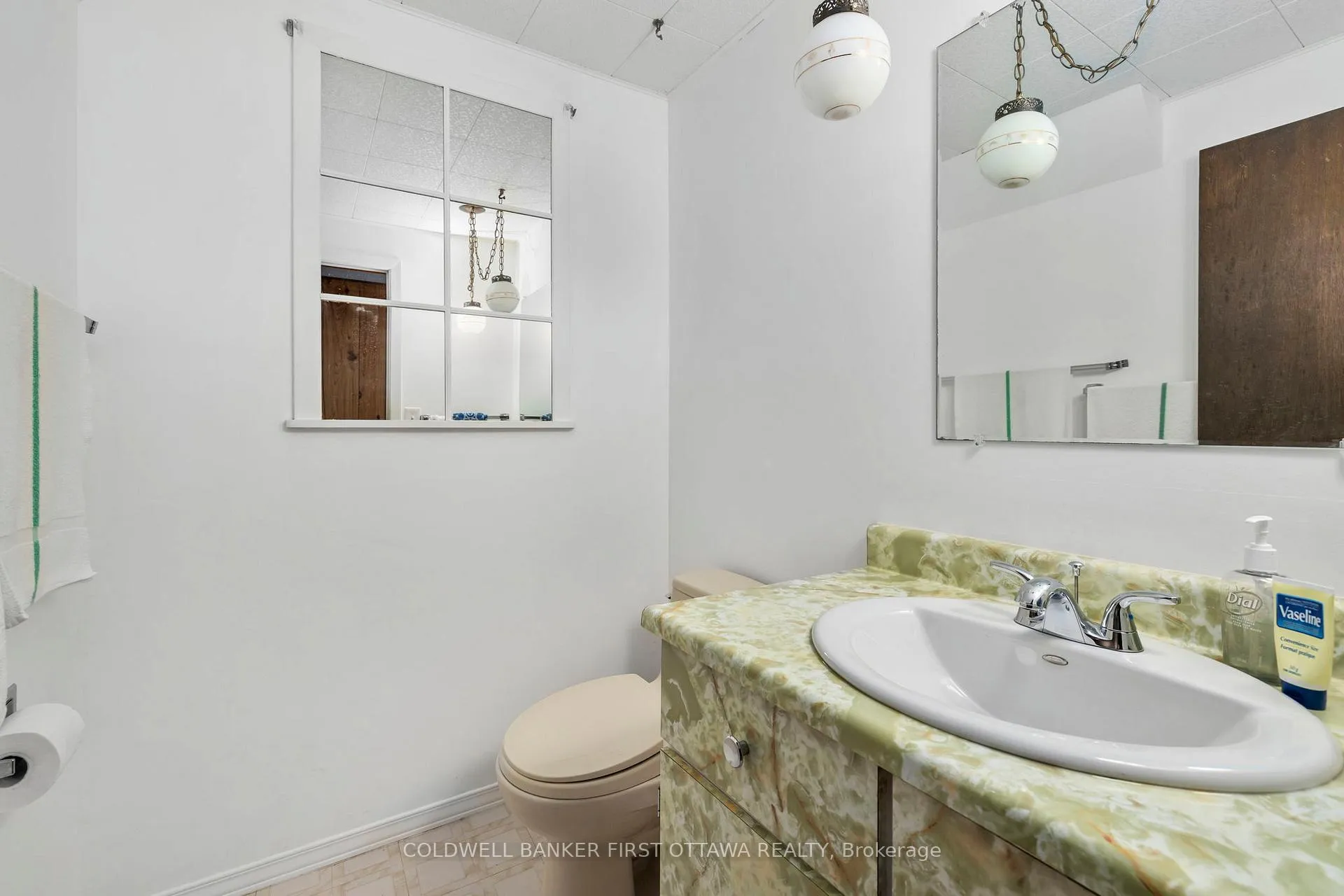 Photo 23 of 16 Sycamore Drive, Ottawa, Arbeatha Park — HOMEH