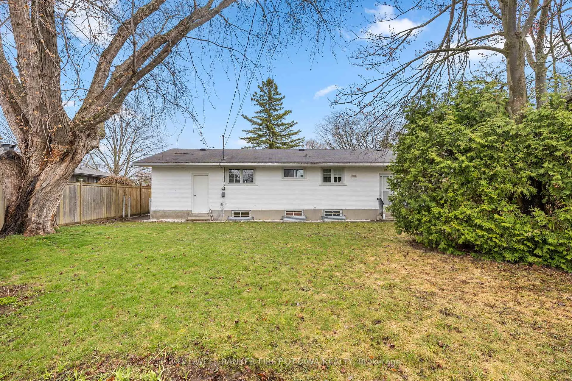 Photo 26 of 16 Sycamore Drive, Ottawa, Arbeatha Park — HOMEH