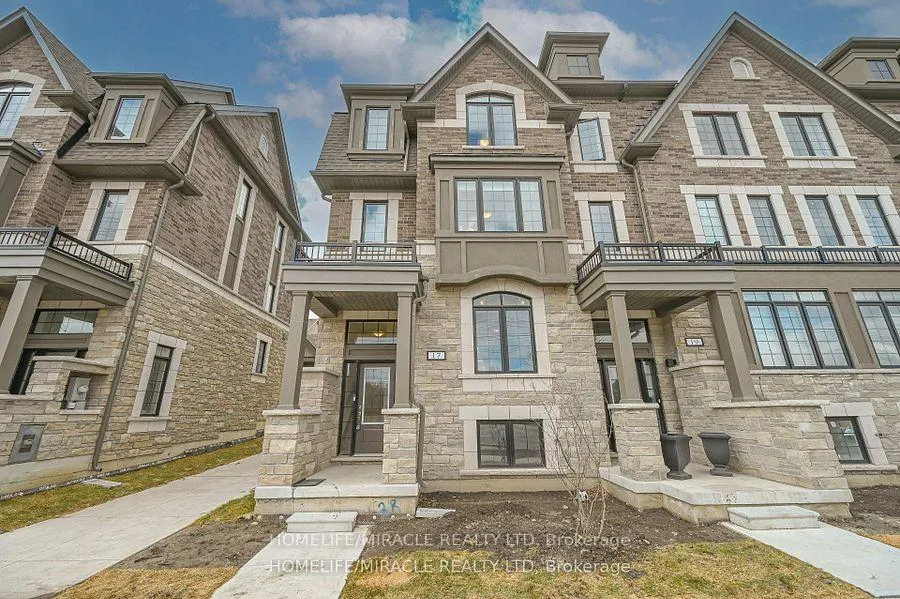 Photo 2 of 17 Selfridge Way, Whitby, Downtown Whitby — HOMEH