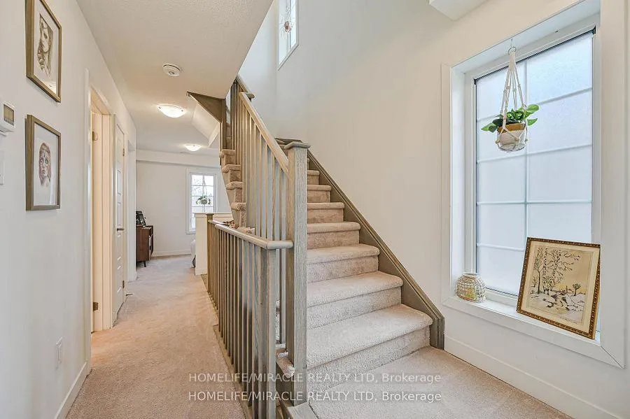 Photo 19 of 17 Selfridge Way, Whitby, Downtown Whitby — HOMEH