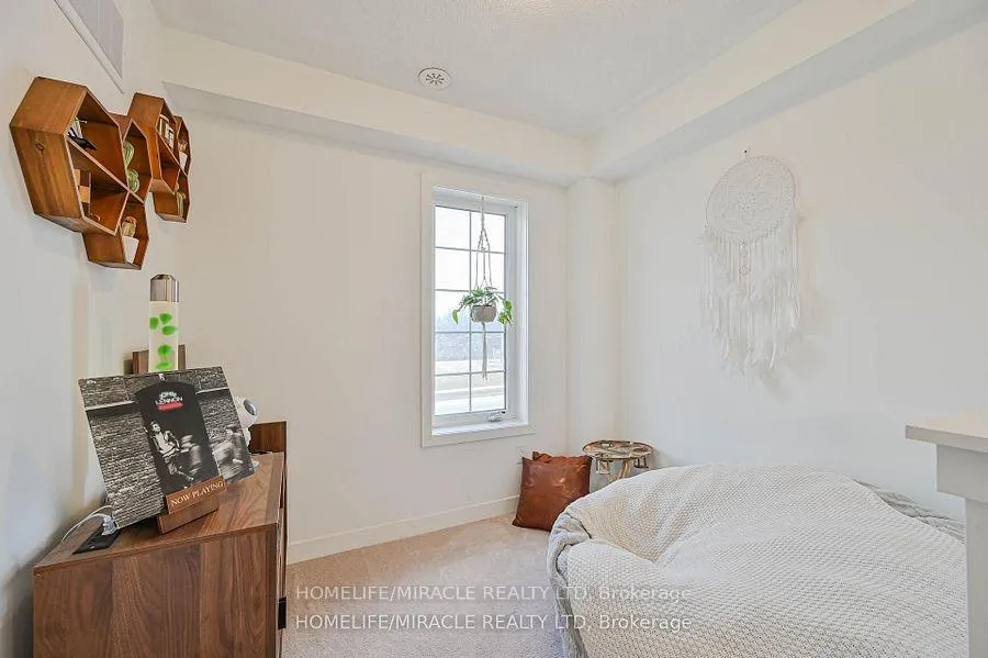 Photo 20 of 17 Selfridge Way, Whitby, Downtown Whitby — HOMEH