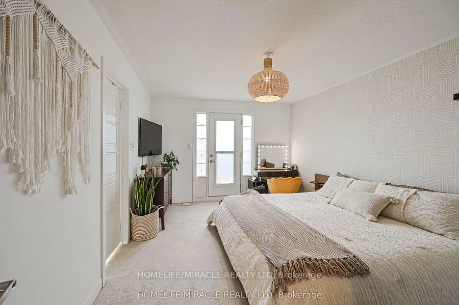 Photo 25 of 17 Selfridge Way, Whitby, Downtown Whitby — HOMEH