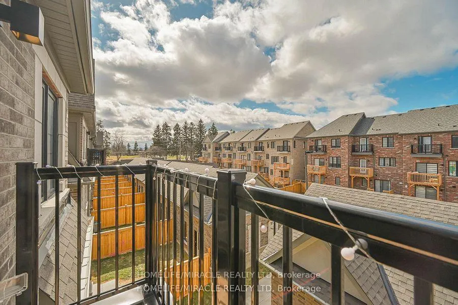 Photo 36 of 17 Selfridge Way, Whitby, Downtown Whitby — HOMEH