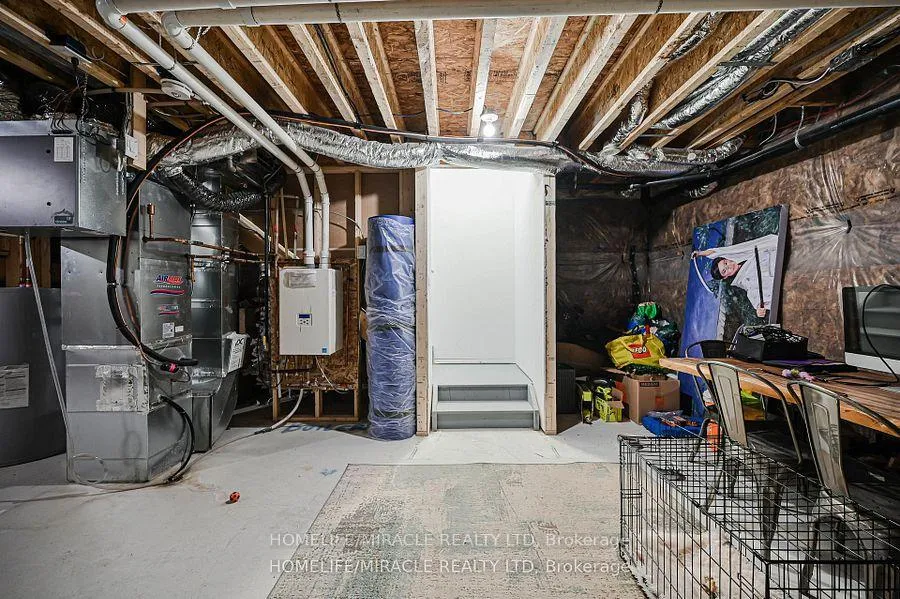 Photo 41 of 17 Selfridge Way, Whitby, Downtown Whitby — HOMEH
