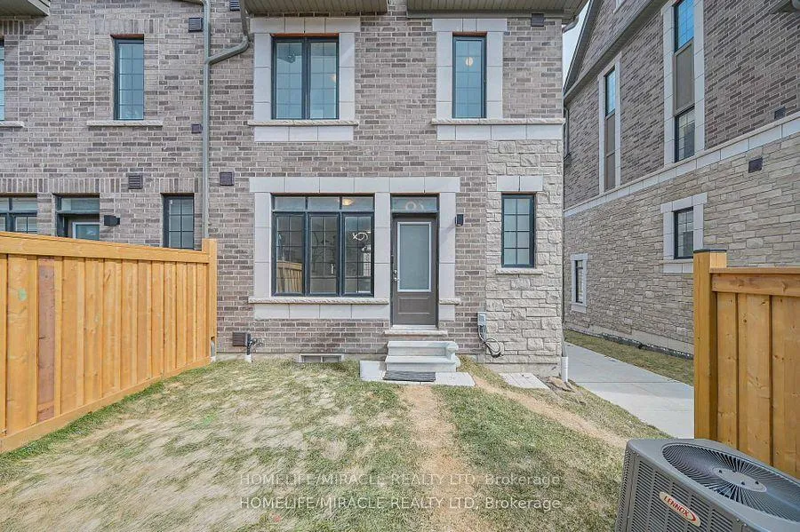 Photo 44 of 17 Selfridge Way, Whitby, Downtown Whitby — HOMEH