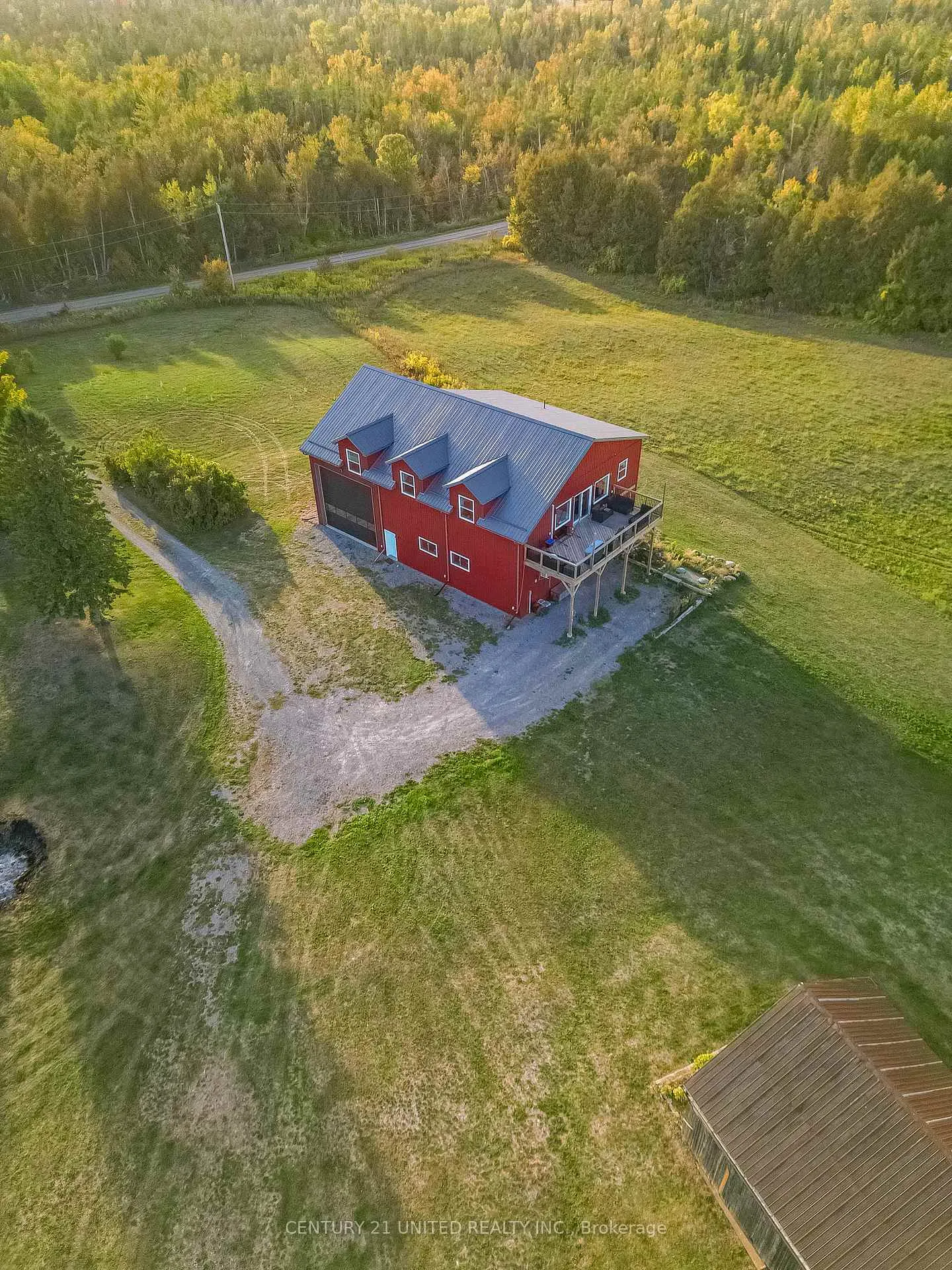Photo 9 of 257 10th Line Rd South Dummer, Douro-Dummer — HOMEH