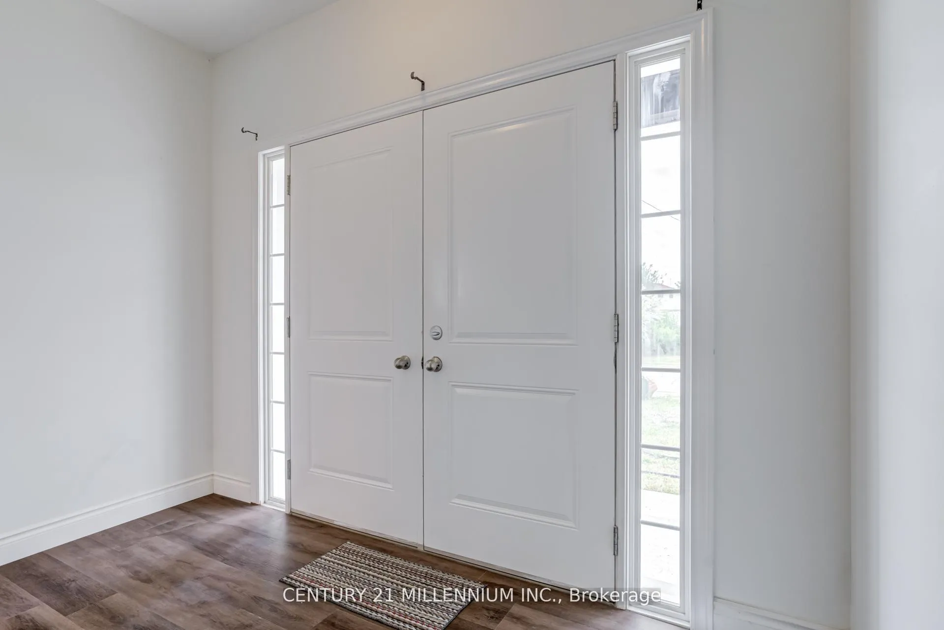 Photo 4 of 38 Kent Street, St. Catharines, Western Hill — HOMEH