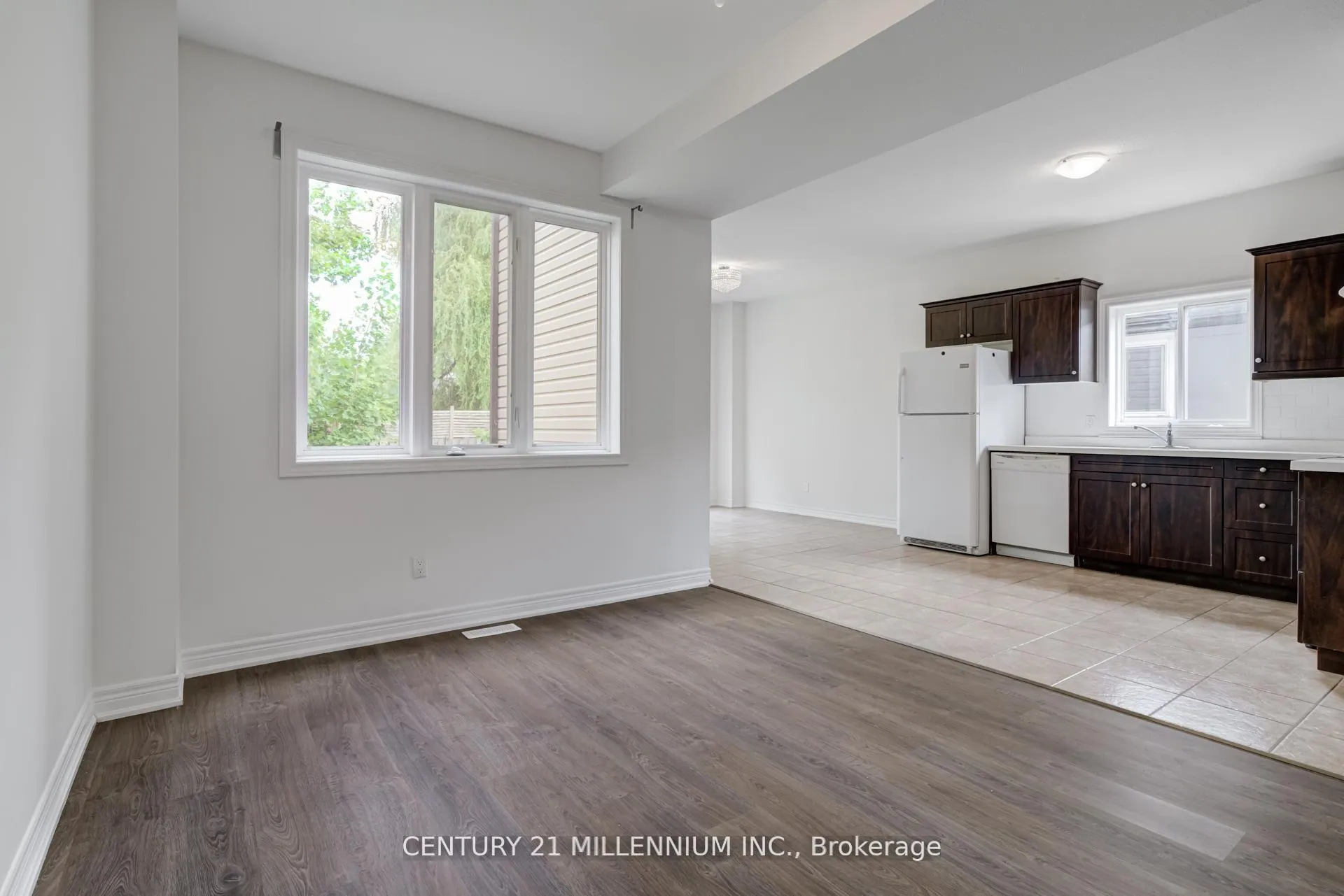 Photo 8 of 38 Kent Street, St. Catharines, Western Hill — HOMEH