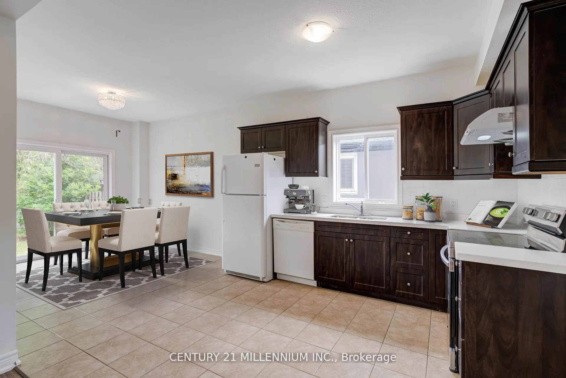 Photo 11 of 38 Kent Street, St. Catharines, Western Hill — HOMEH