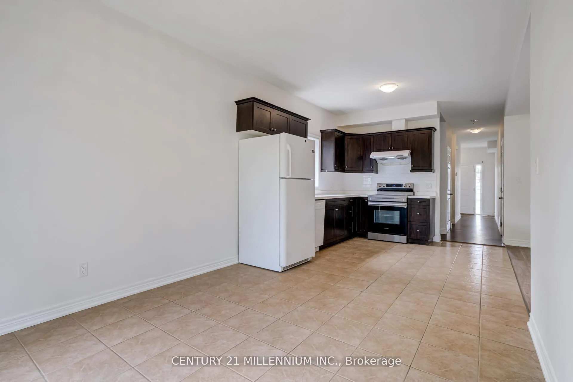 Photo 15 of 38 Kent Street, St. Catharines, Western Hill — HOMEH