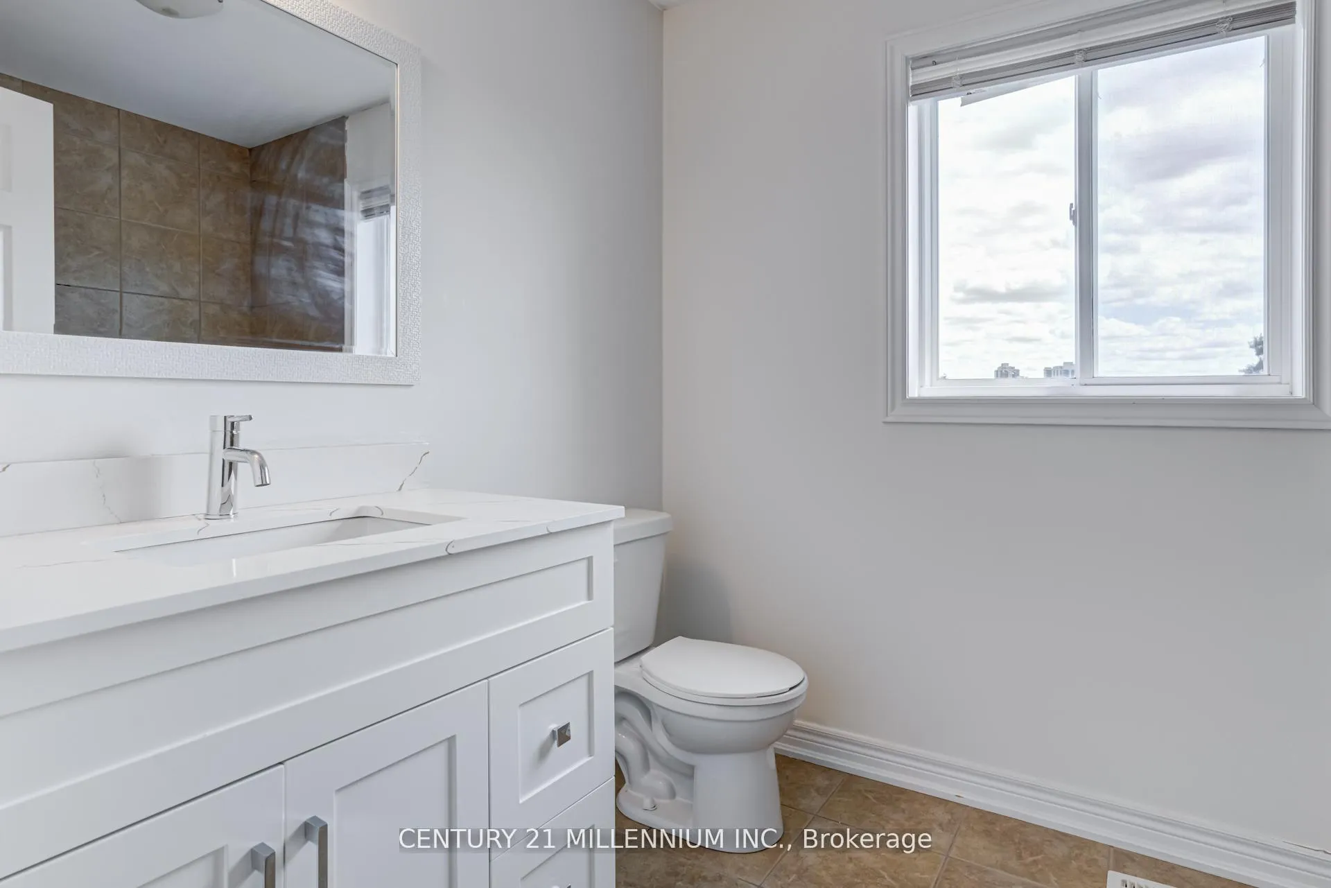 Photo 23 of 38 Kent Street, St. Catharines, Western Hill — HOMEH