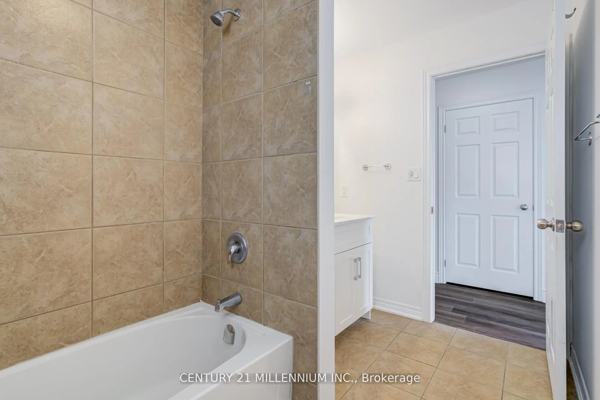 Photo 32 of 38 Kent Street, St. Catharines, Western Hill — HOMEH