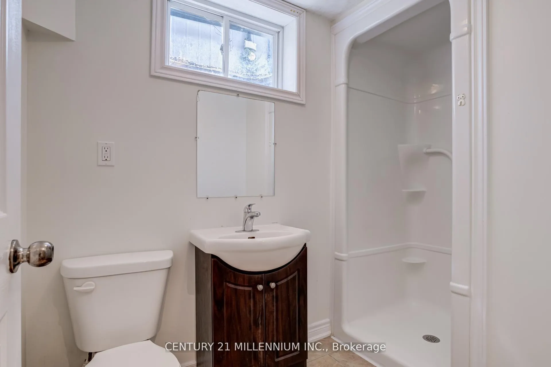 Photo 40 of 38 Kent Street, St. Catharines, Western Hill — HOMEH