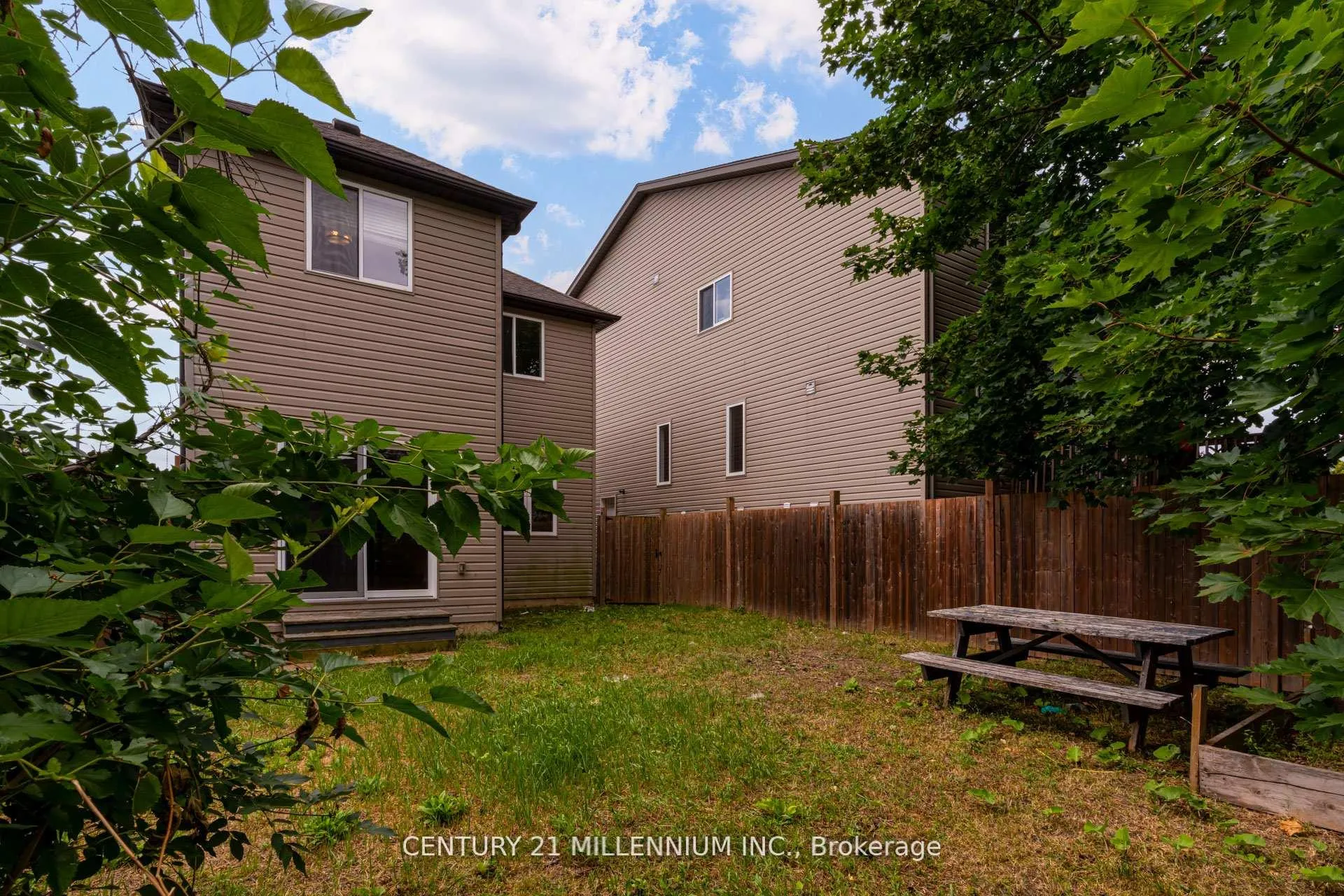 Photo 49 of 38 Kent Street, St. Catharines, Western Hill — HOMEH