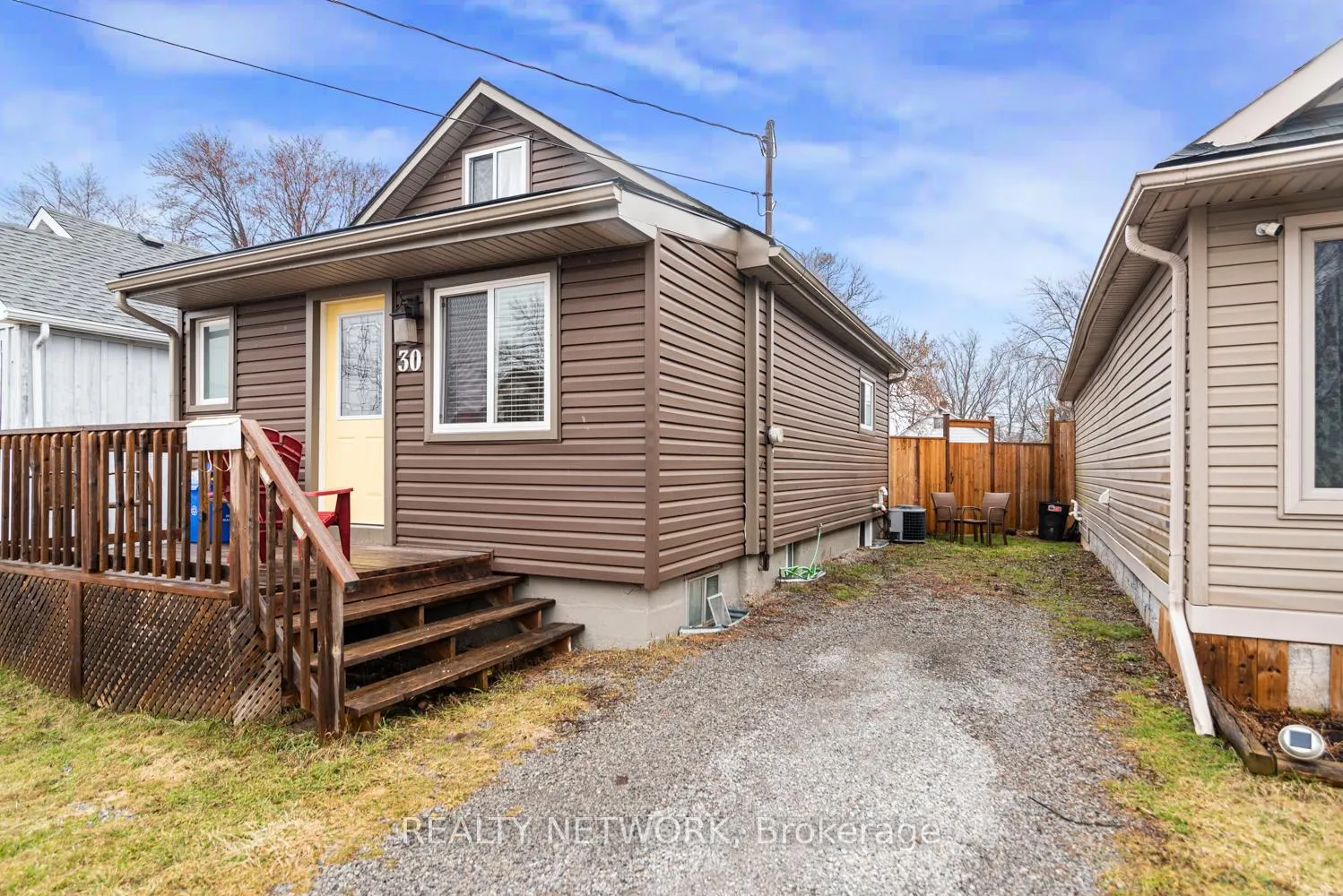 Photo 2 of 30 Mcalpine Avenue S, Welland, Lincoln/Crowland — HOMEH