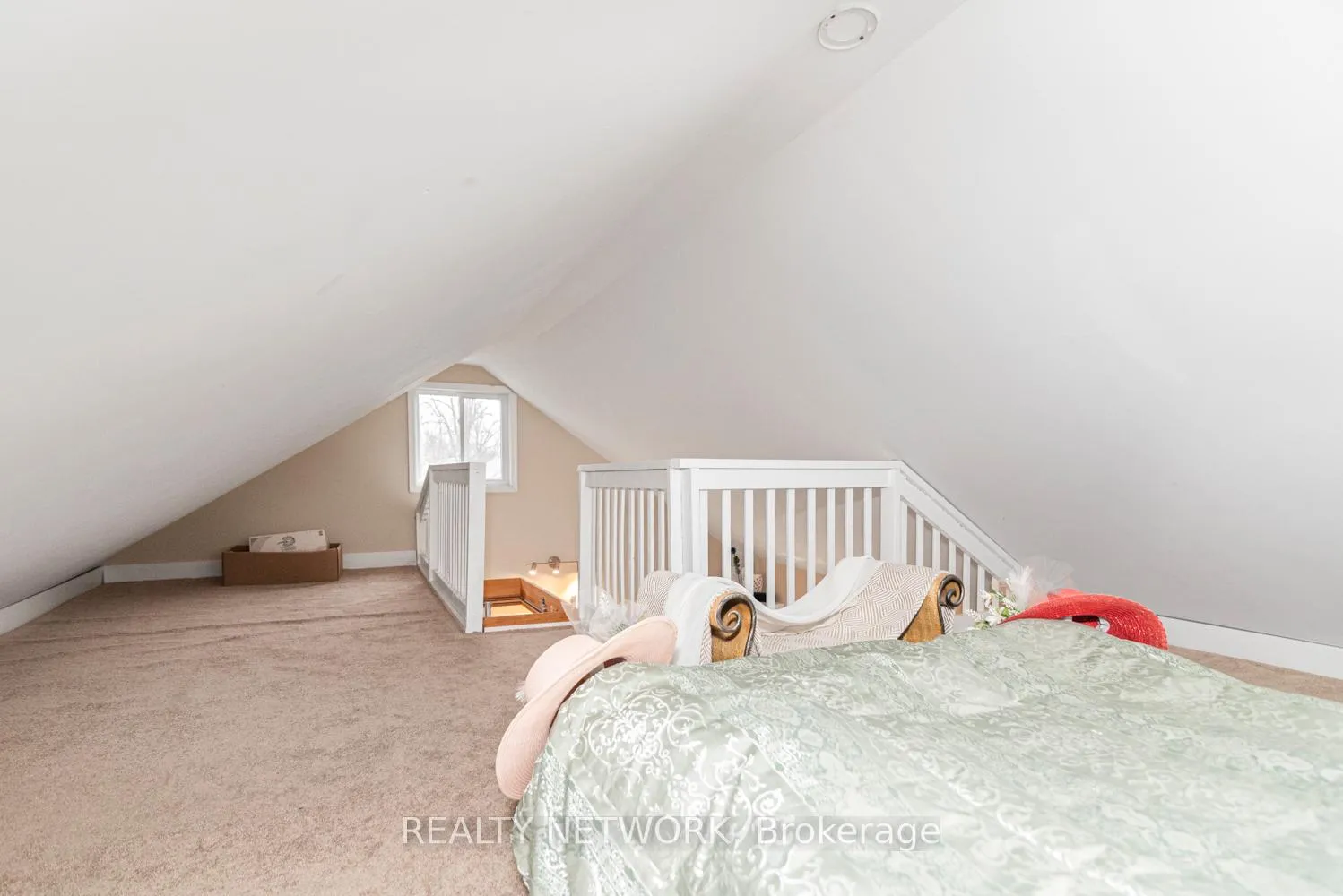Photo 28 of 30 Mcalpine Avenue S, Welland, Lincoln/Crowland — HOMEH
