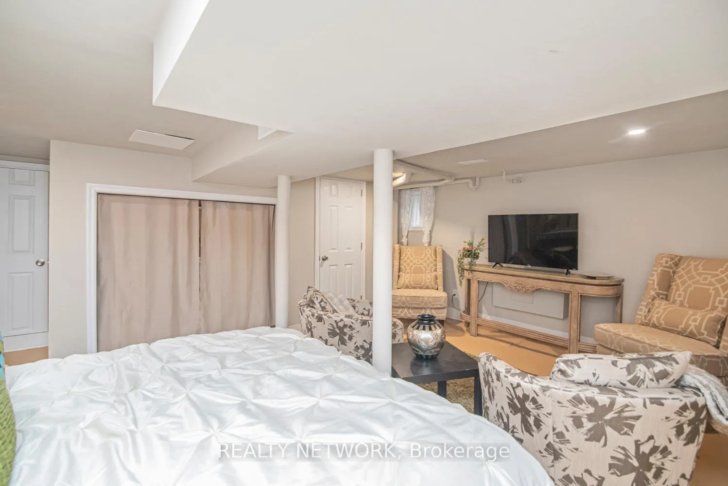 Photo 36 of 30 Mcalpine Avenue S, Welland, Lincoln/Crowland — HOMEH