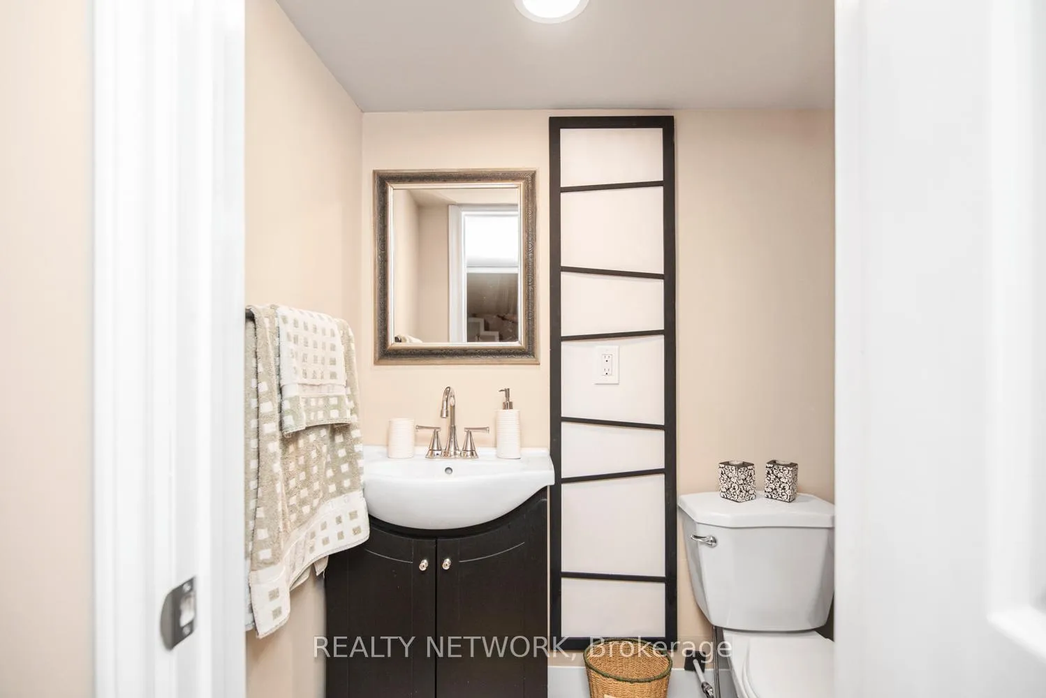 Photo 41 of 30 Mcalpine Avenue S, Welland, Lincoln/Crowland — HOMEH