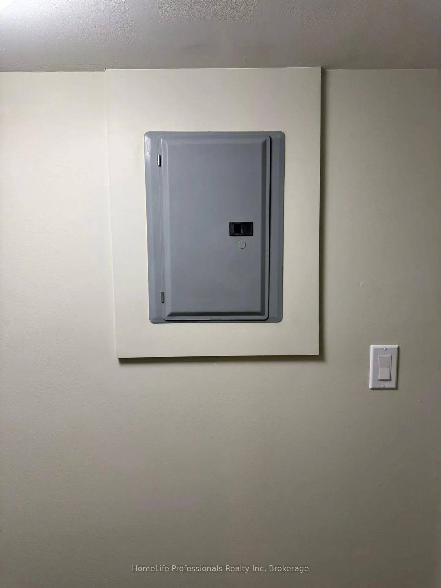 Photo 22 of Unit 1 (Lower), 180 Becker Street, Kitchener — HOMEH