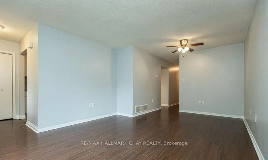 Photo 3 of Unit main floor, 33 B Grove Street E, Barrie, Wellington — HOMEH