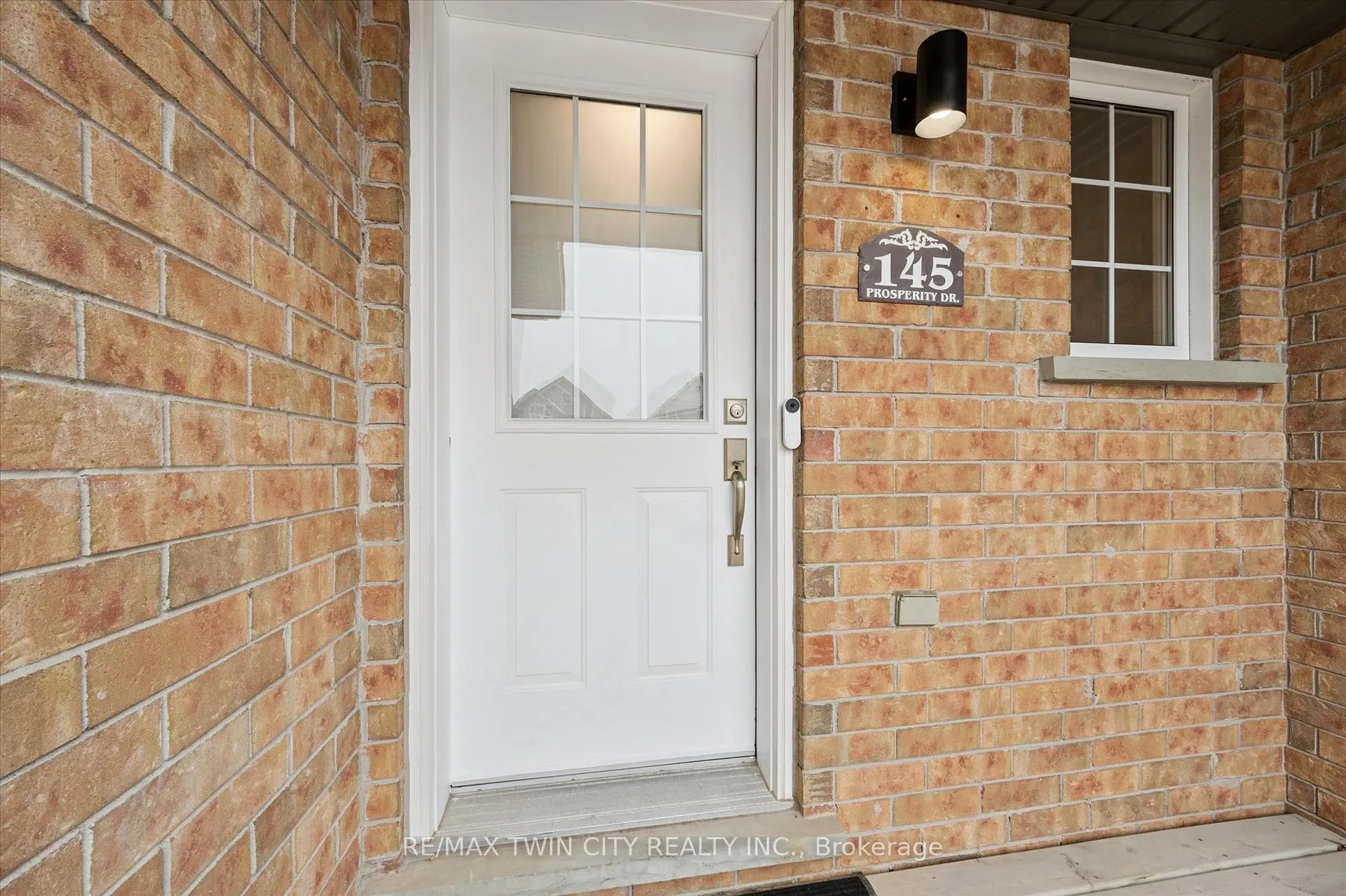 Photo 4 of 145 Prosperity Drive, Kitchener — HOMEH