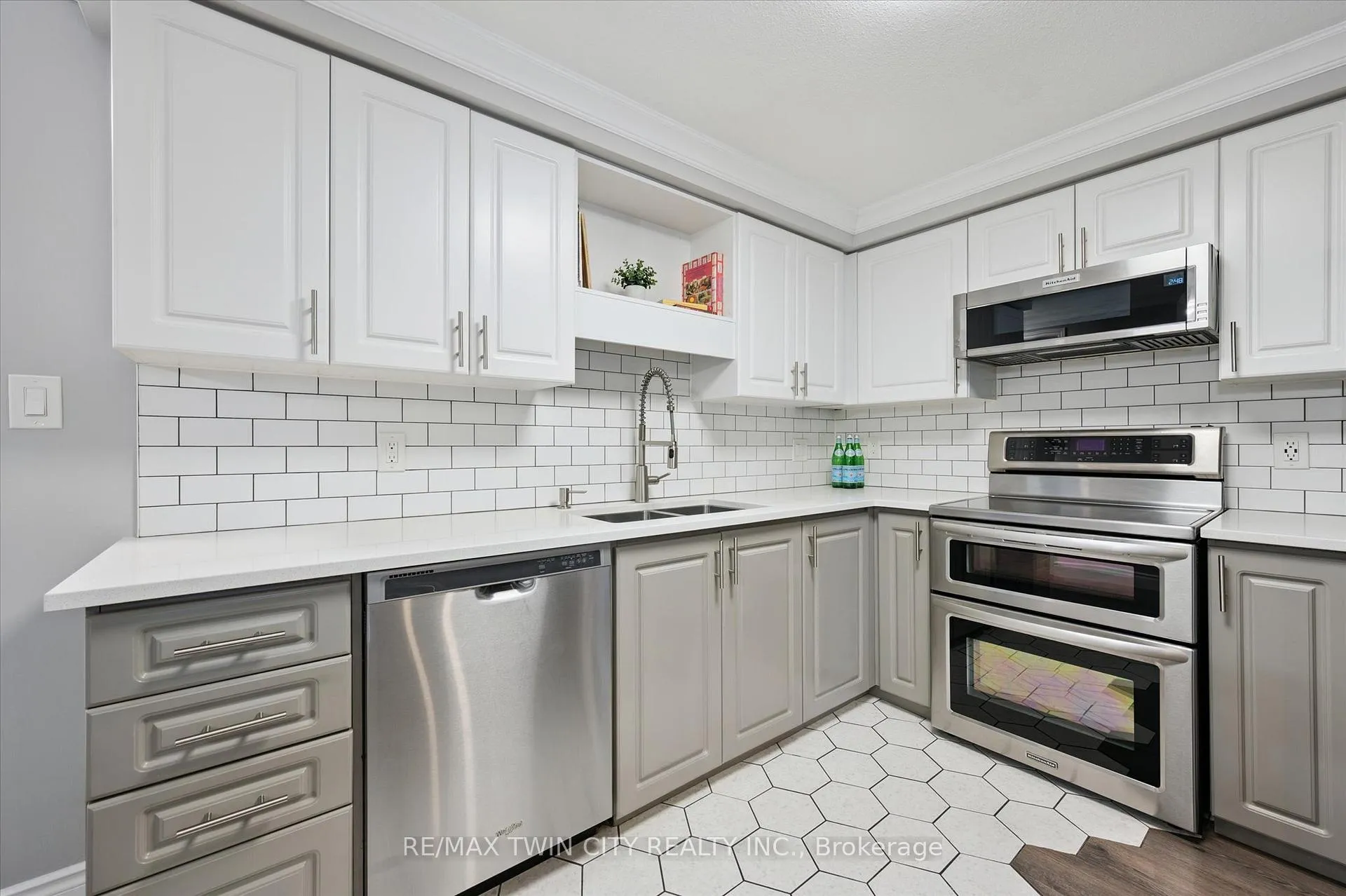 Photo 12 of 145 Prosperity Drive, Kitchener — HOMEH