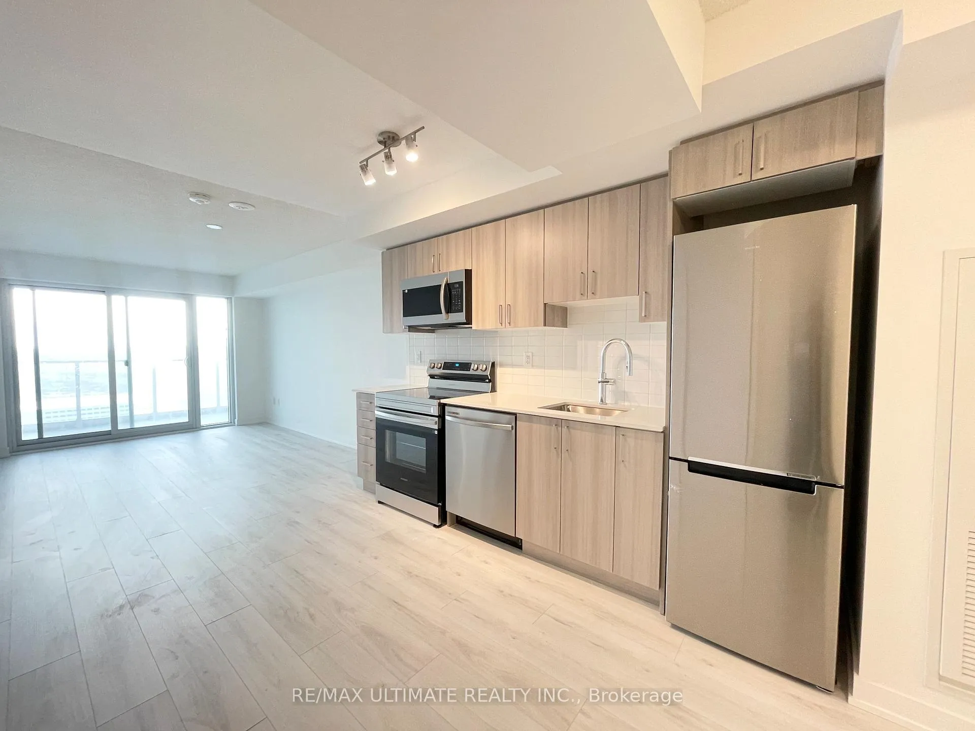 Photo 1 of Unit 2309, 1010 Sandy Beach Road, Pickering, Bay Ridges — HOMEH