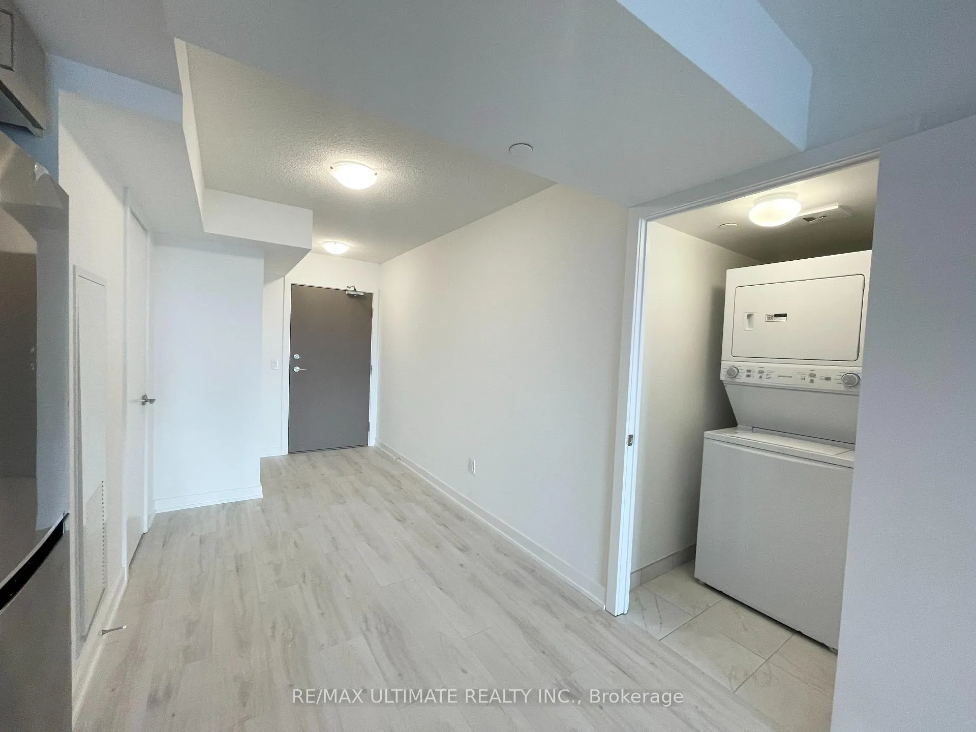 Photo 2 of Unit 2309, 1010 Sandy Beach Road, Pickering, Bay Ridges — HOMEH