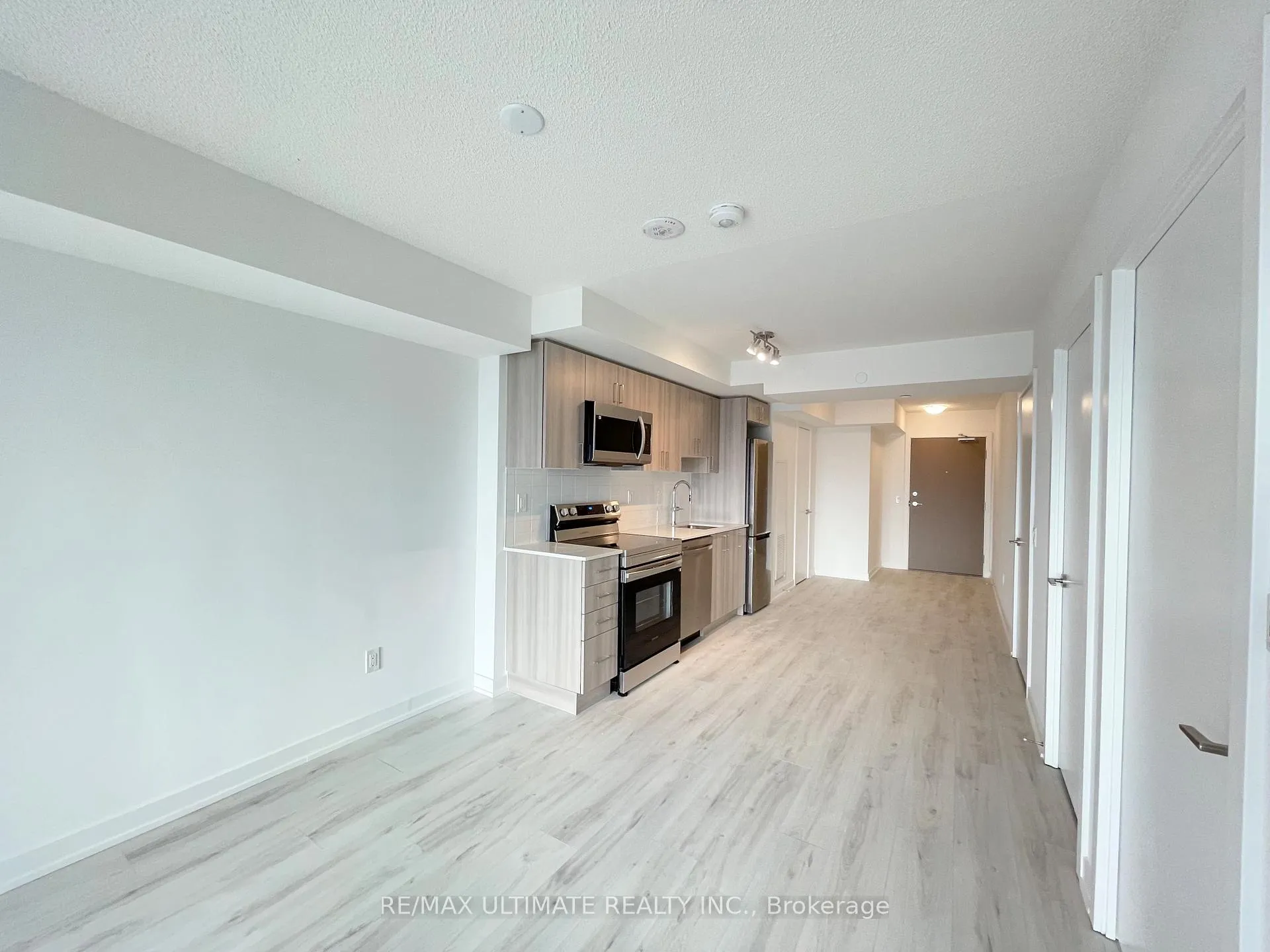 Photo 5 of Unit 2309, 1010 Sandy Beach Road, Pickering, Bay Ridges — HOMEH