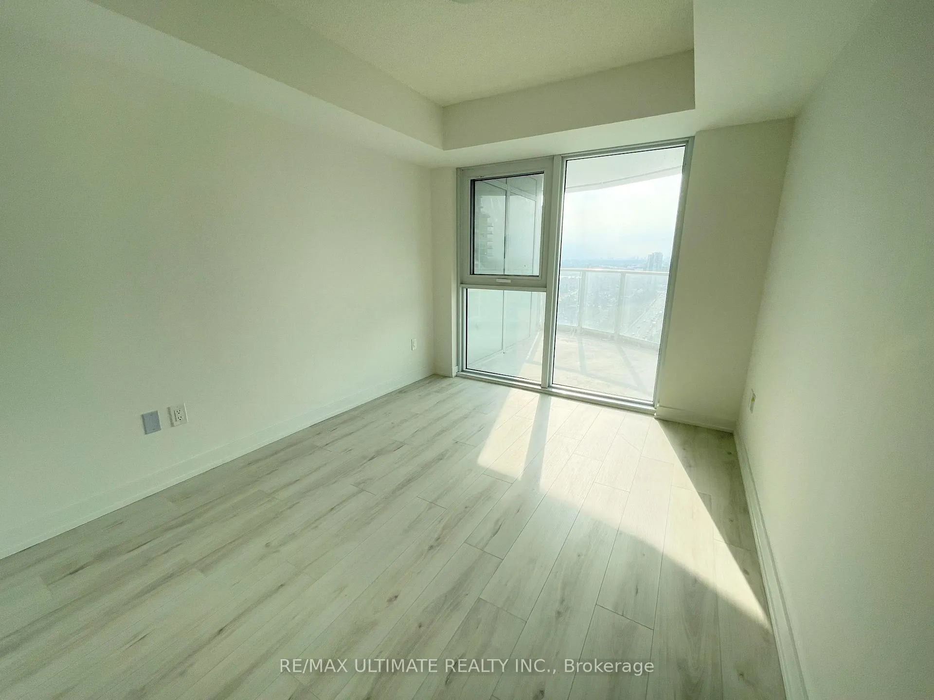 Photo 6 of Unit 2309, 1010 Sandy Beach Road, Pickering, Bay Ridges — HOMEH