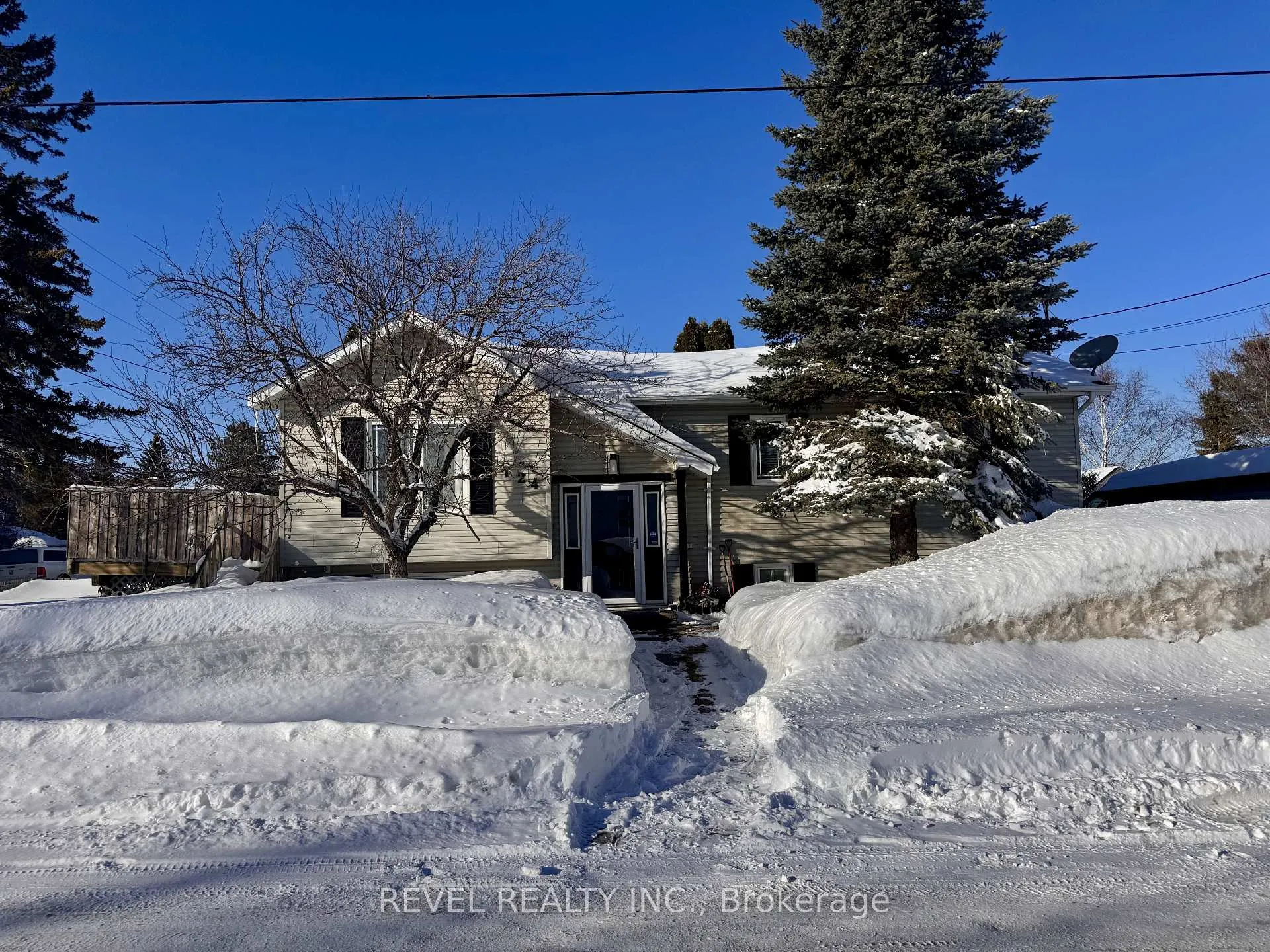 Front of 124 Shamrock Avenue