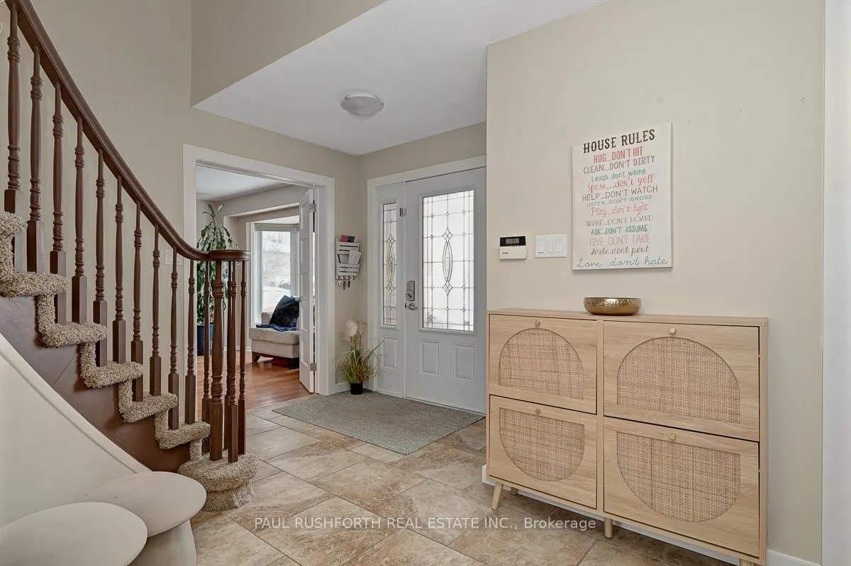 Photo 3 of 6192 Voyageur Drive, Ottawa, Convent Glen — HOMEH