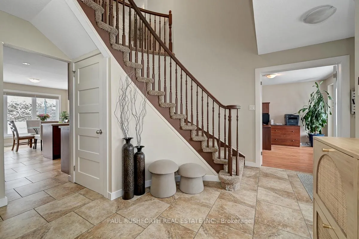 Photo 4 of 6192 Voyageur Drive, Ottawa, Convent Glen — HOMEH