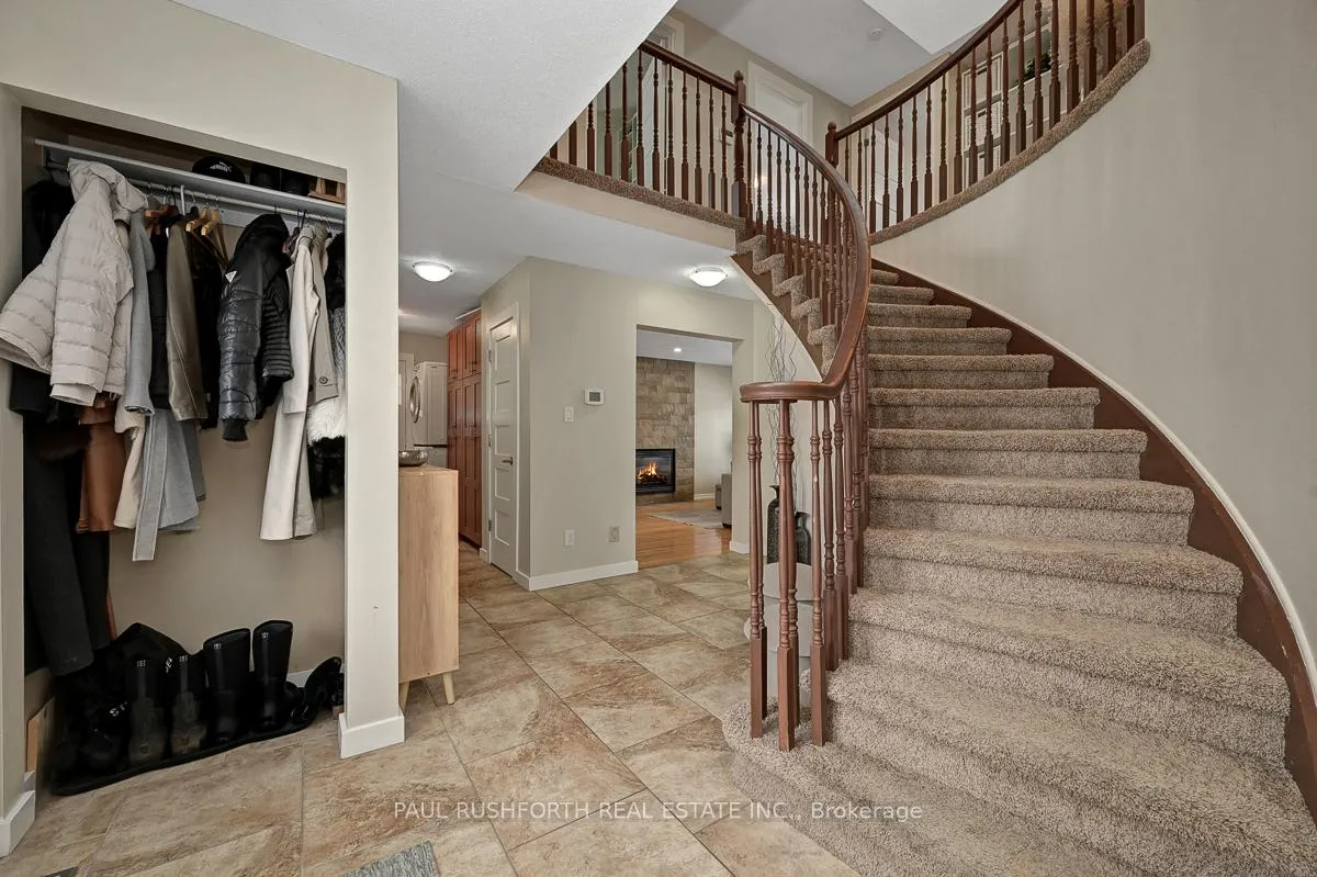 Photo 5 of 6192 Voyageur Drive, Ottawa, Convent Glen — HOMEH
