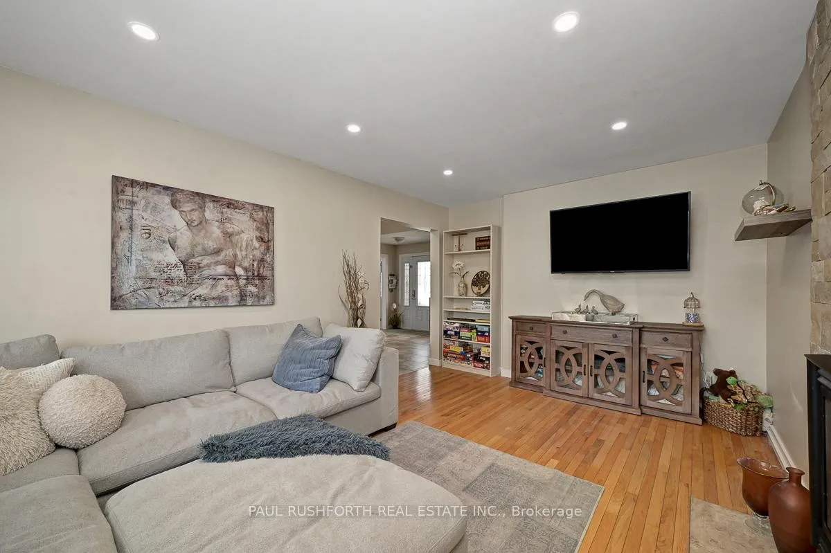 Photo 7 of 6192 Voyageur Drive, Ottawa, Convent Glen — HOMEH