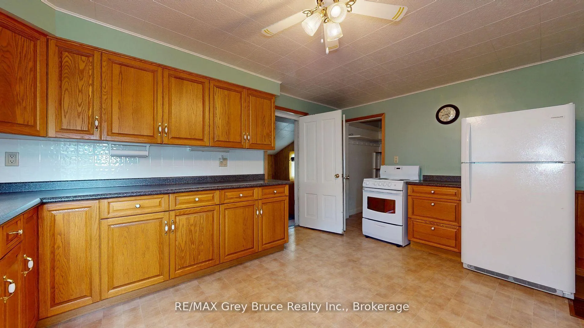 Photo 4 of 76 5th Street S, Arran-Elderslie — HOMEH