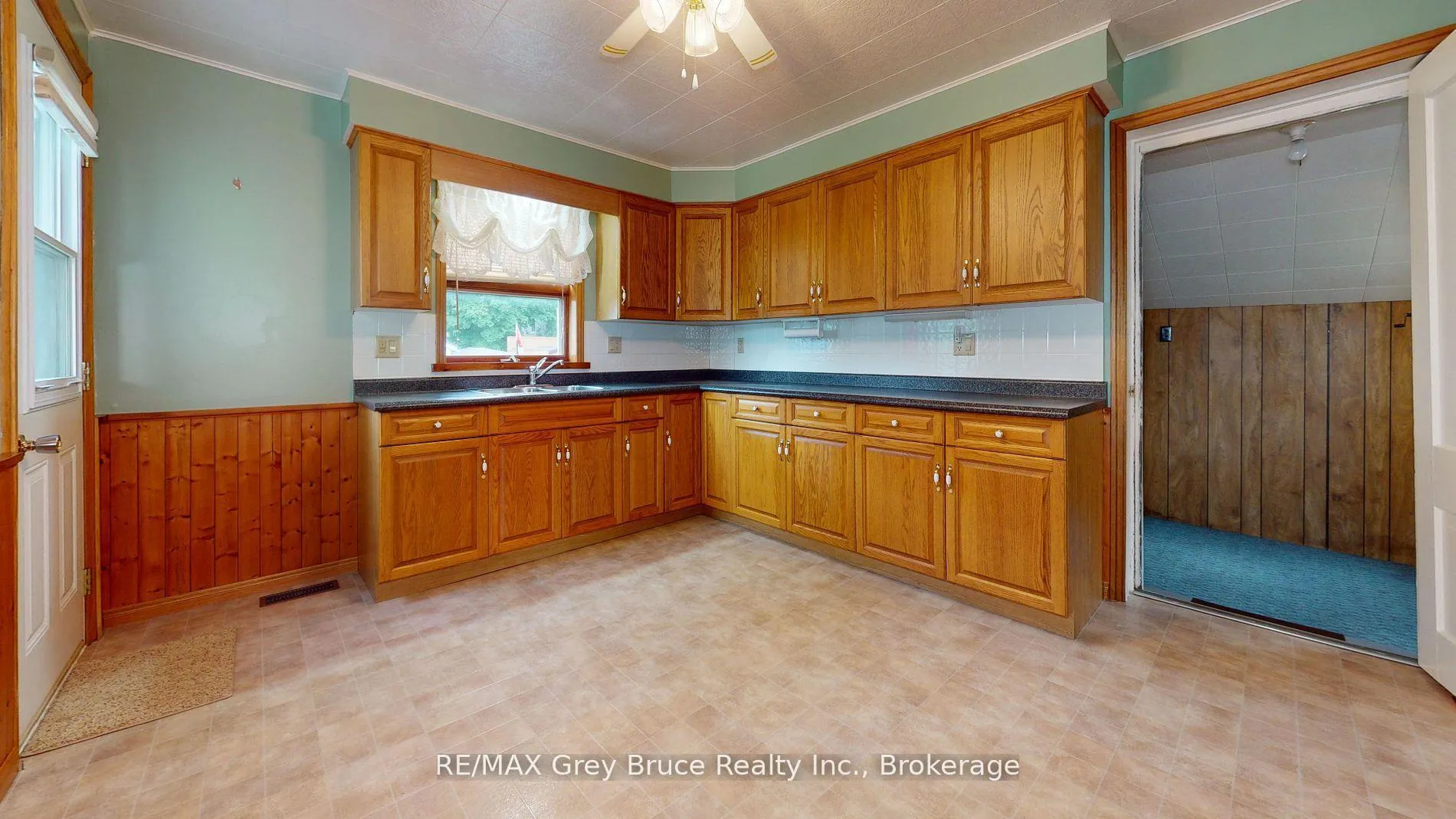 Photo 5 of 76 5th Street S, Arran-Elderslie — HOMEH