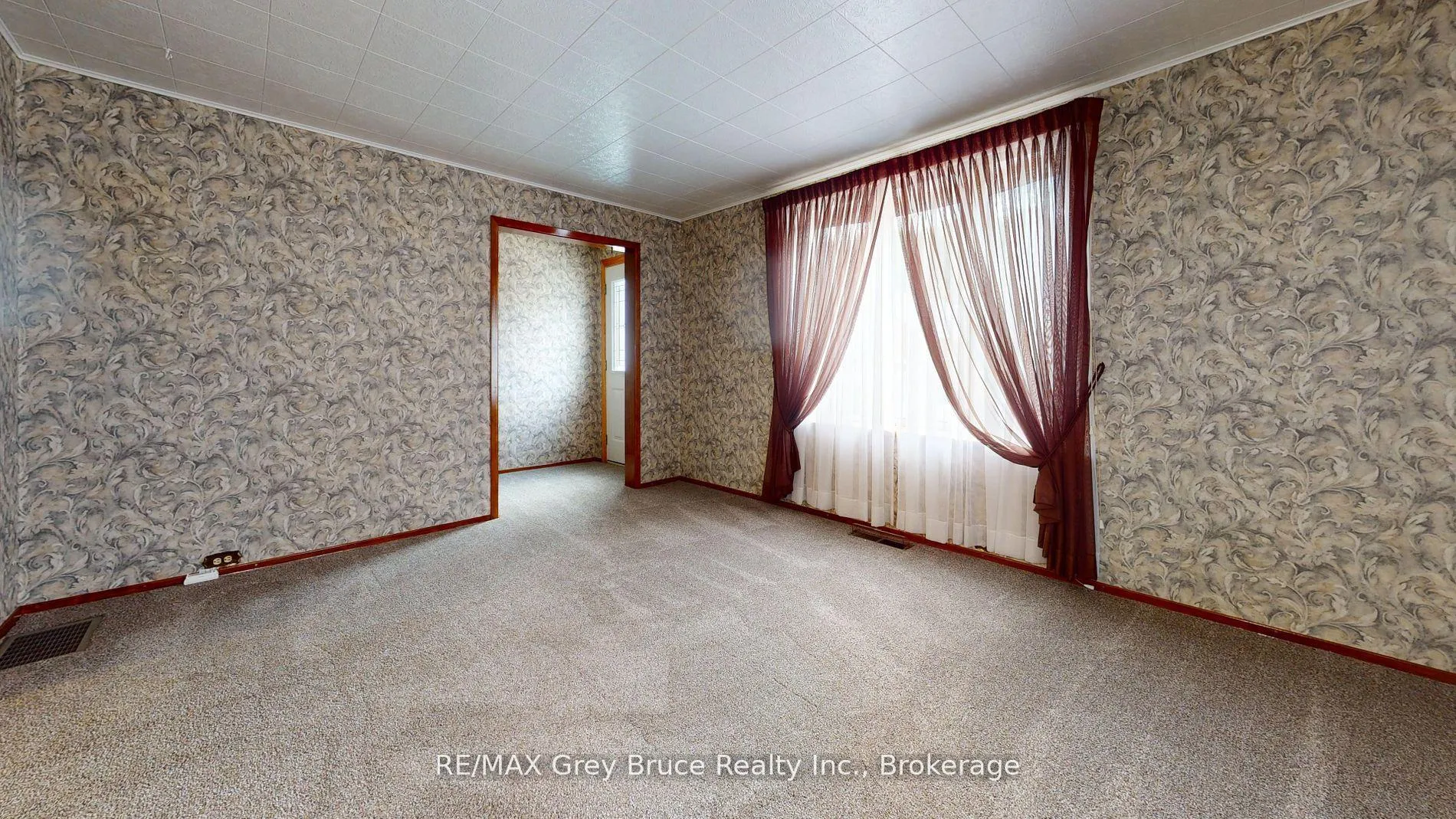Photo 7 of 76 5th Street S, Arran-Elderslie — HOMEH