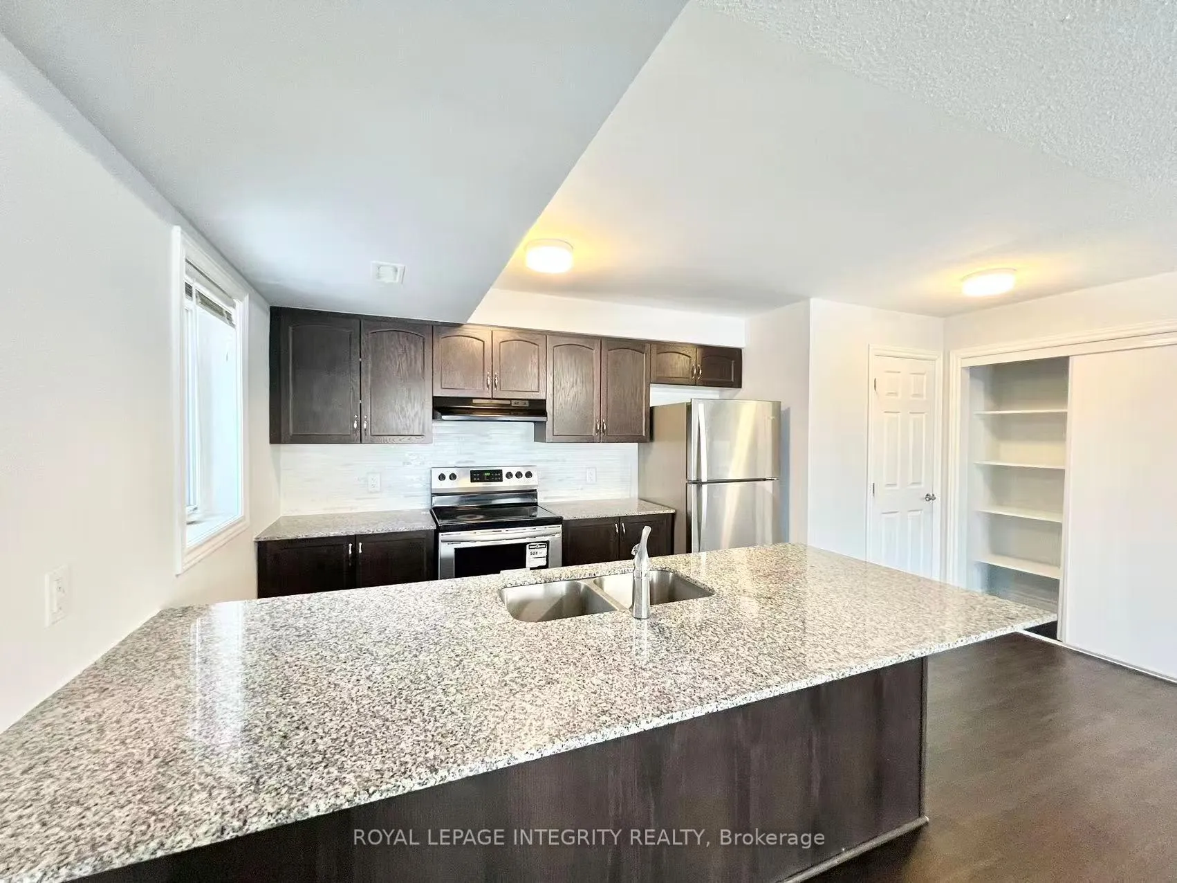 Photo 11 of 848 Atlas Terrace, Ottawa, Kanata - Emerald Meadows/Trailwest — HOMEH